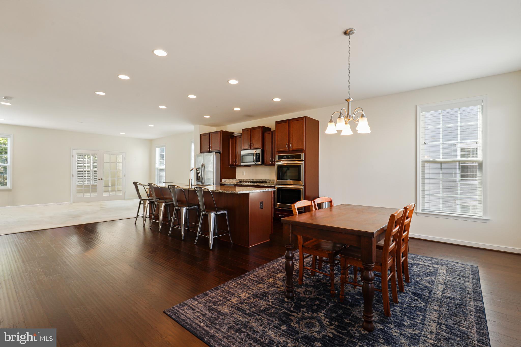 COURTYARDS AT COLONIAL FORGE - Residential