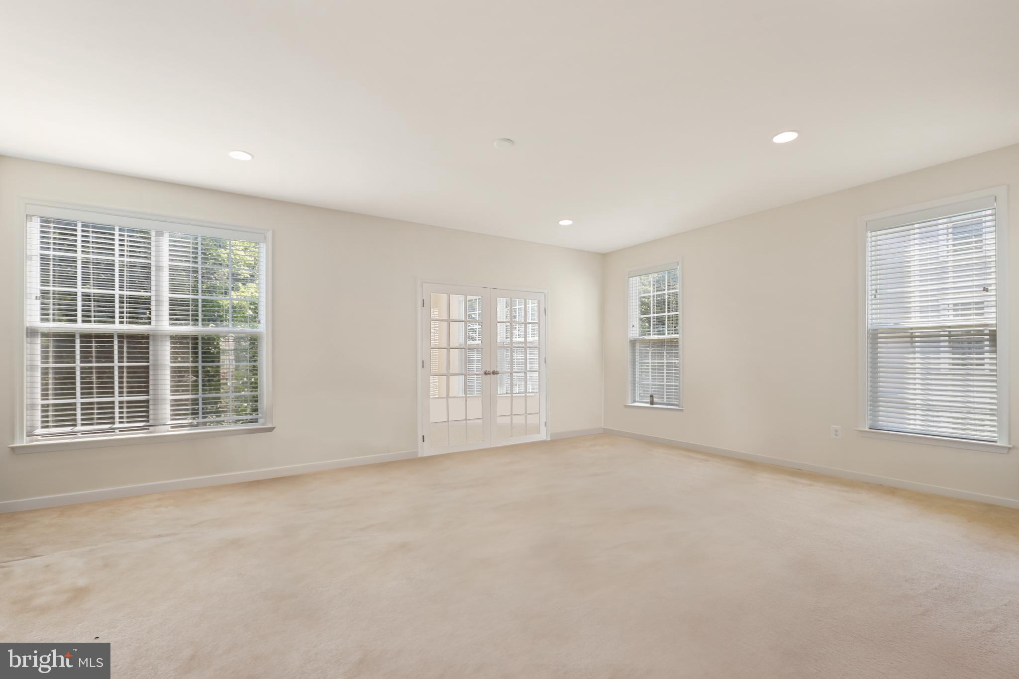 COURTYARDS AT COLONIAL FORGE - Residential