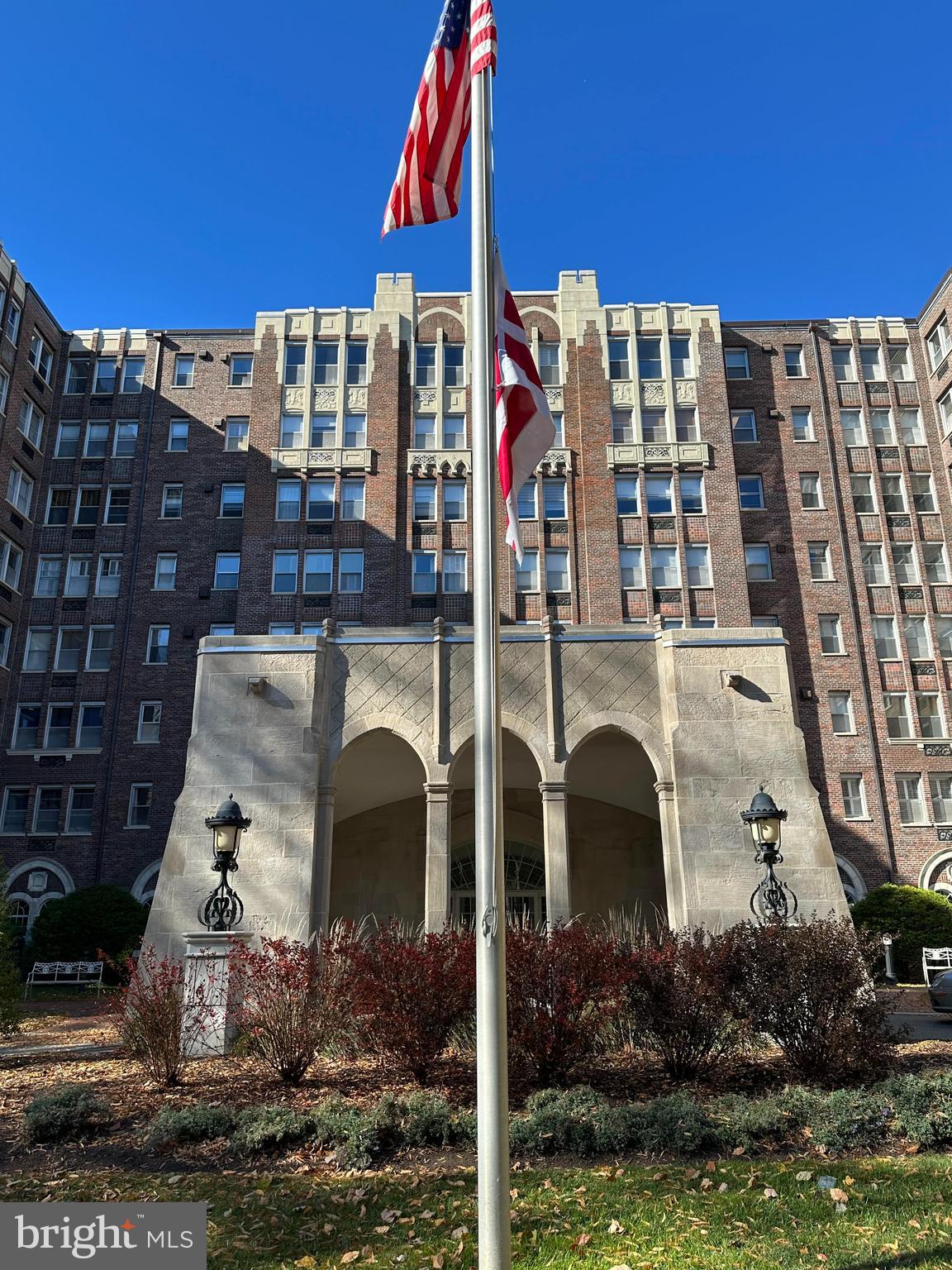 4000 CATHEDRAL AVE NW 249 B