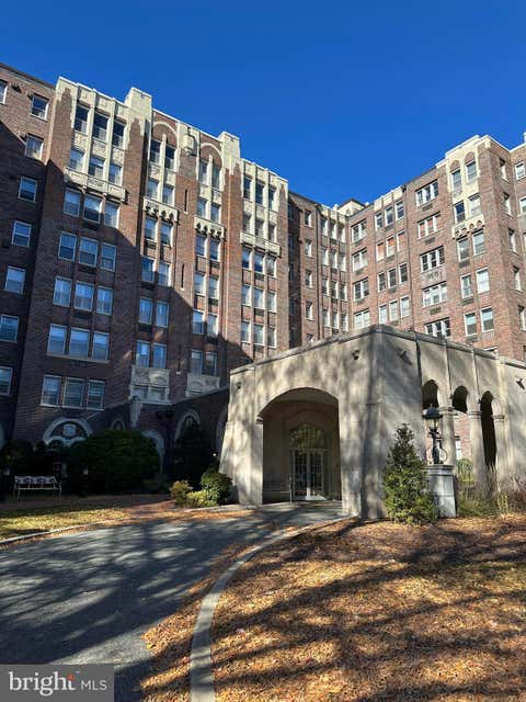 Homes For Sale - 4000 Cathedral Ave Ave #249 B<br/> WASHINGTON, DC 20016