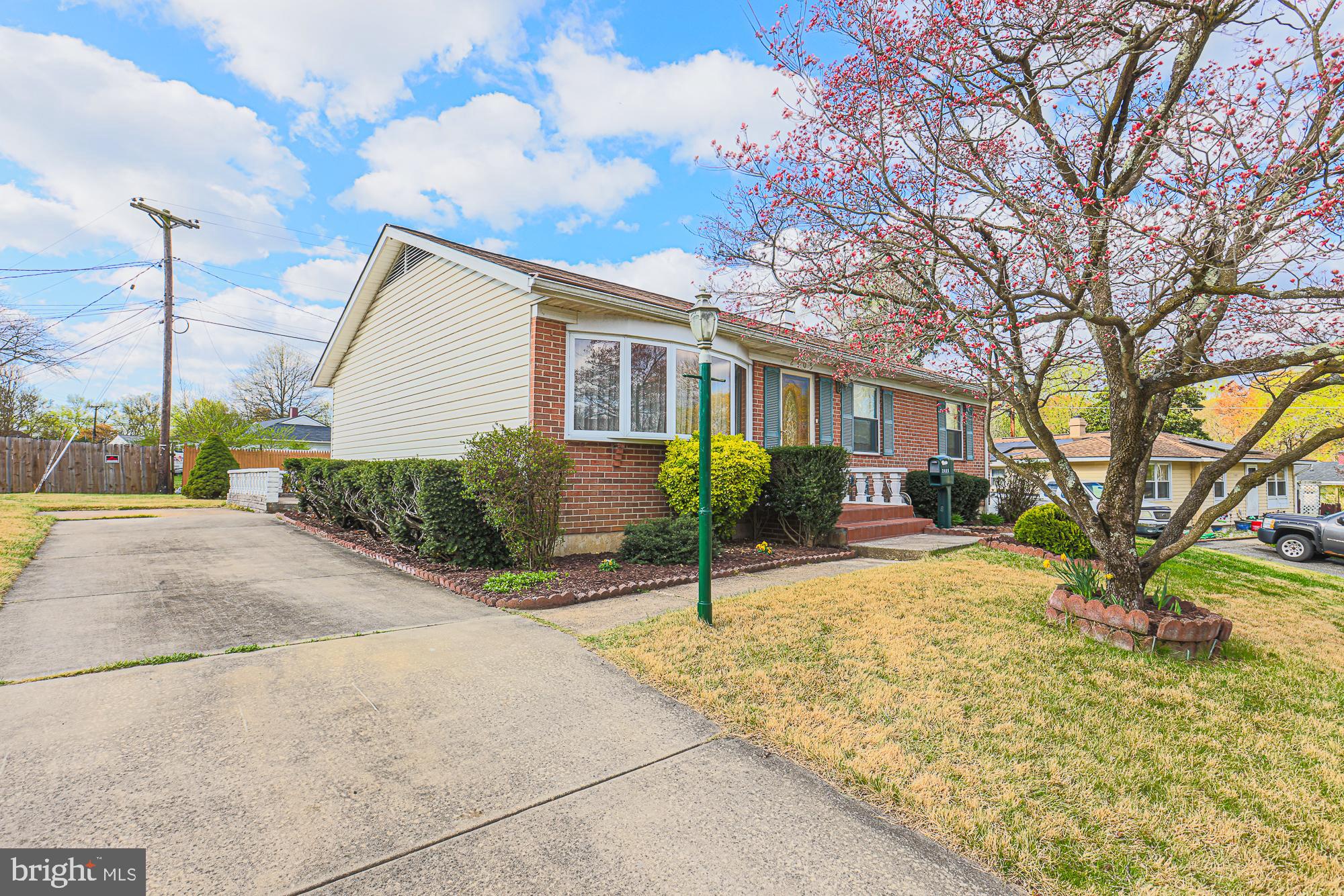 2405 PAPAYA ROAD