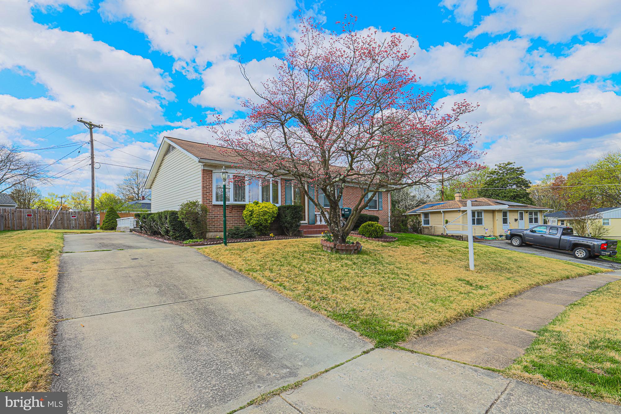 2405 PAPAYA ROAD
