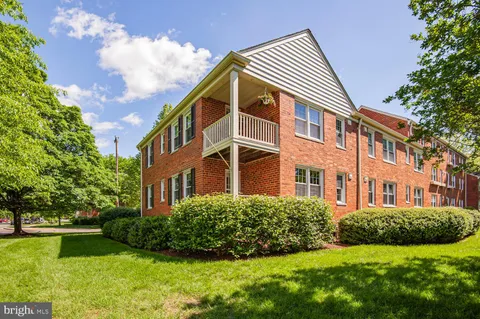 1109 Belle View Boulevard Unit A2, Alexandria, VA MLS: VAFX2238998