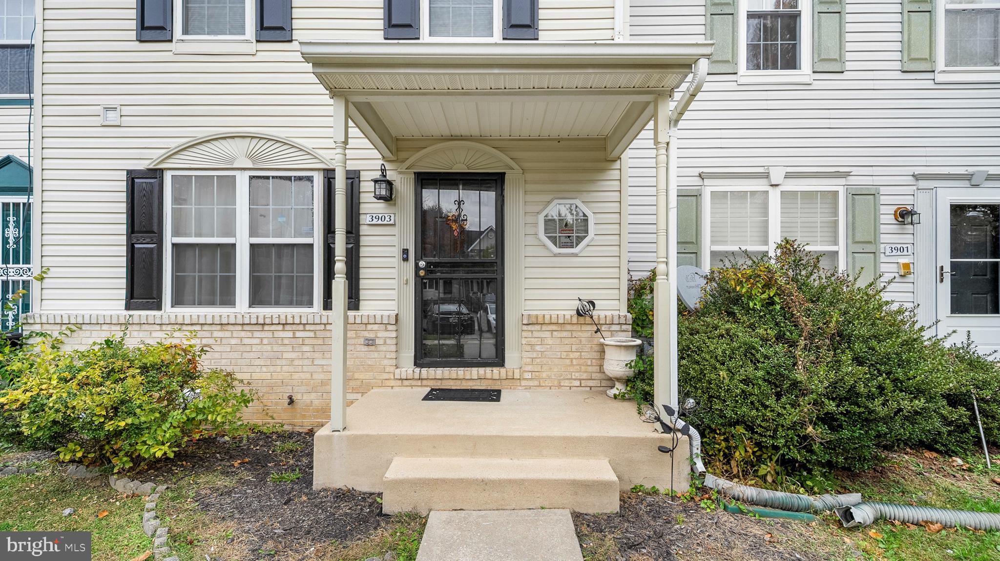 3903 RED DEER CIRCLE