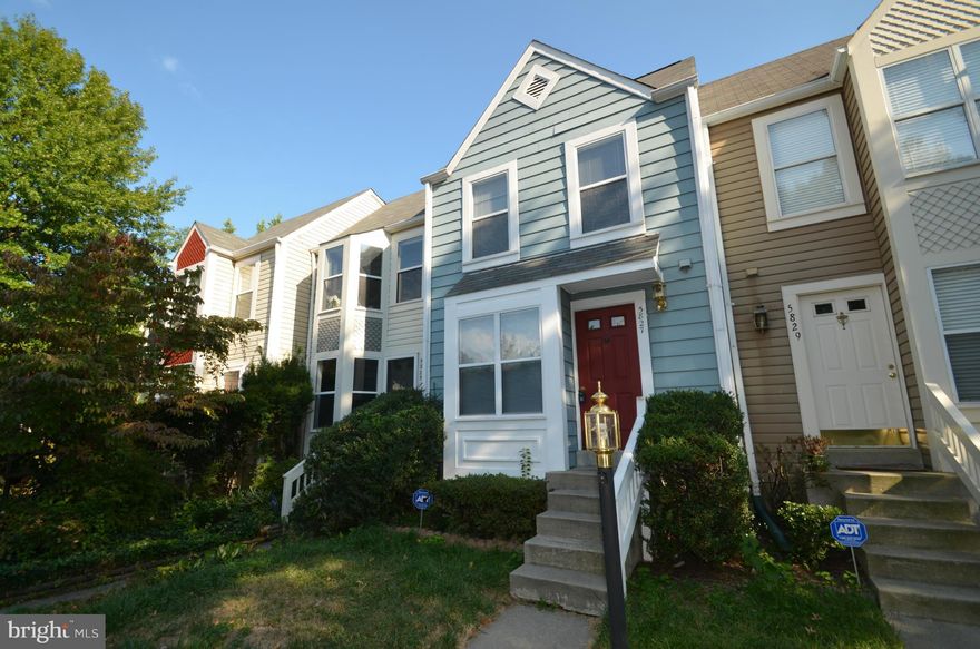 WONDERFUL 3BR, 2.5BA TOWNHOME IN KINGSTOWNE..UPDATED KIT W/ GRANITE & NEWER APPLS..BEAUTIFUL HARDWOOD THROUGHOUT MAIN LVL & WALKOUT TO DECK BACKING TO TREES..HUGE MBR W/ VANITY.. REC RM DOUBLES AS 3RD BR W/ LARGE FULL BATH & WALKOUT TO BACKYARD..NEWER PAINT & CARPET...ALL KINGSTOWNE AMENTITIES..CLOSE TO METRO STNS & BUS STOPS....WILL CONSIDER 1 SMALL PET....AVAIL 1 SEP