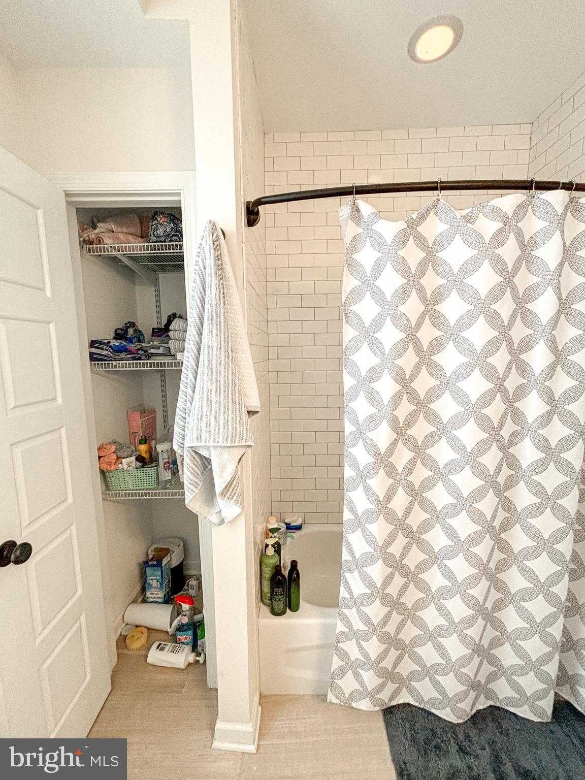 POINT BREEZE - Residential Lease