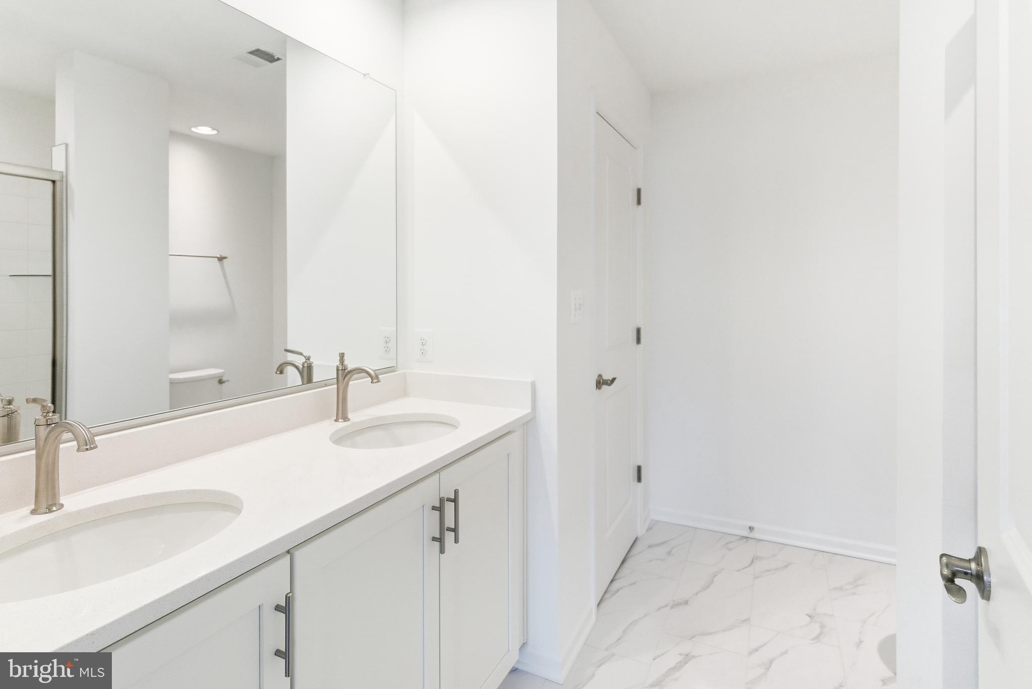 ROSEHILL MANOR - Residential