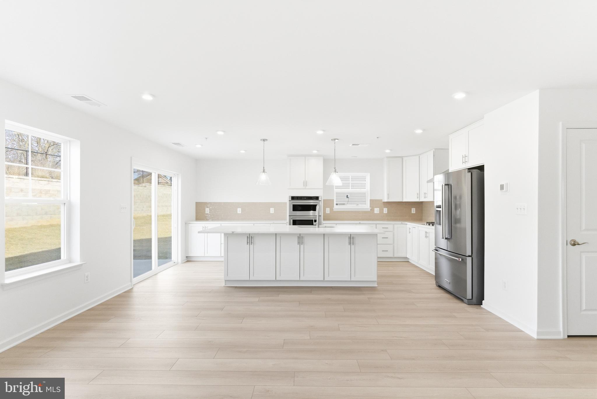 ROSEHILL MANOR - Residential