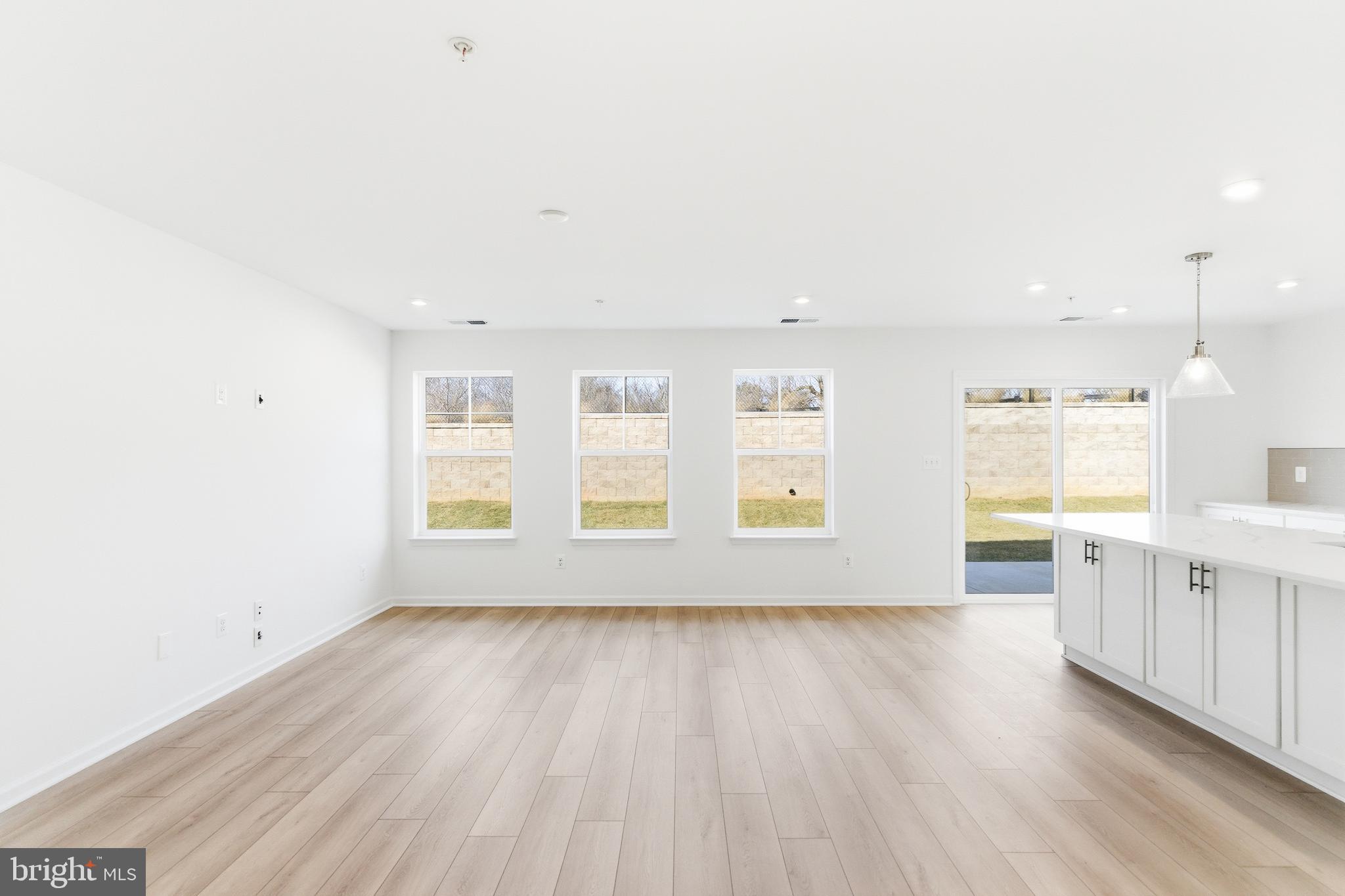 ROSEHILL MANOR - Residential