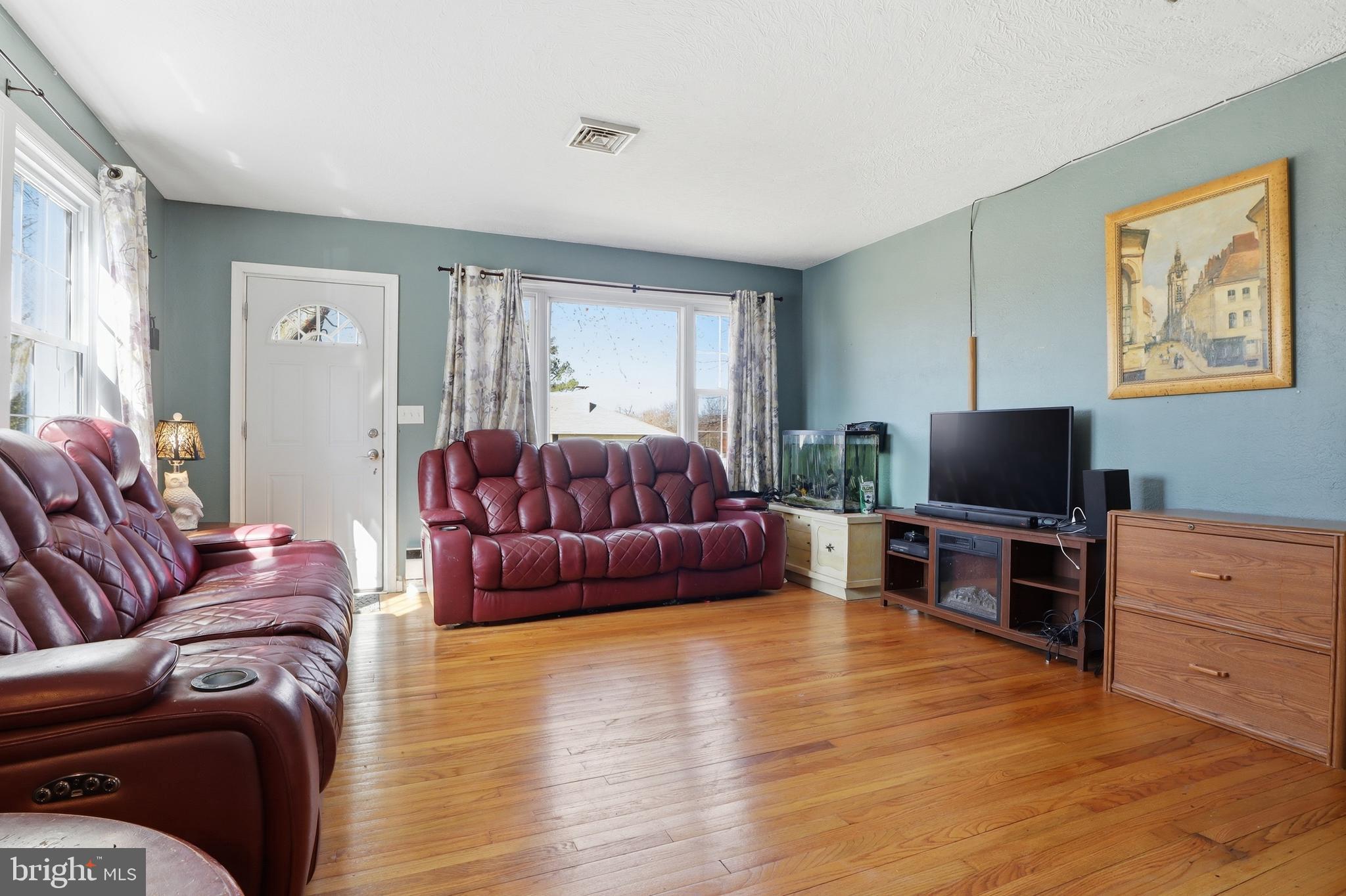 PERRYVILLE - Residential