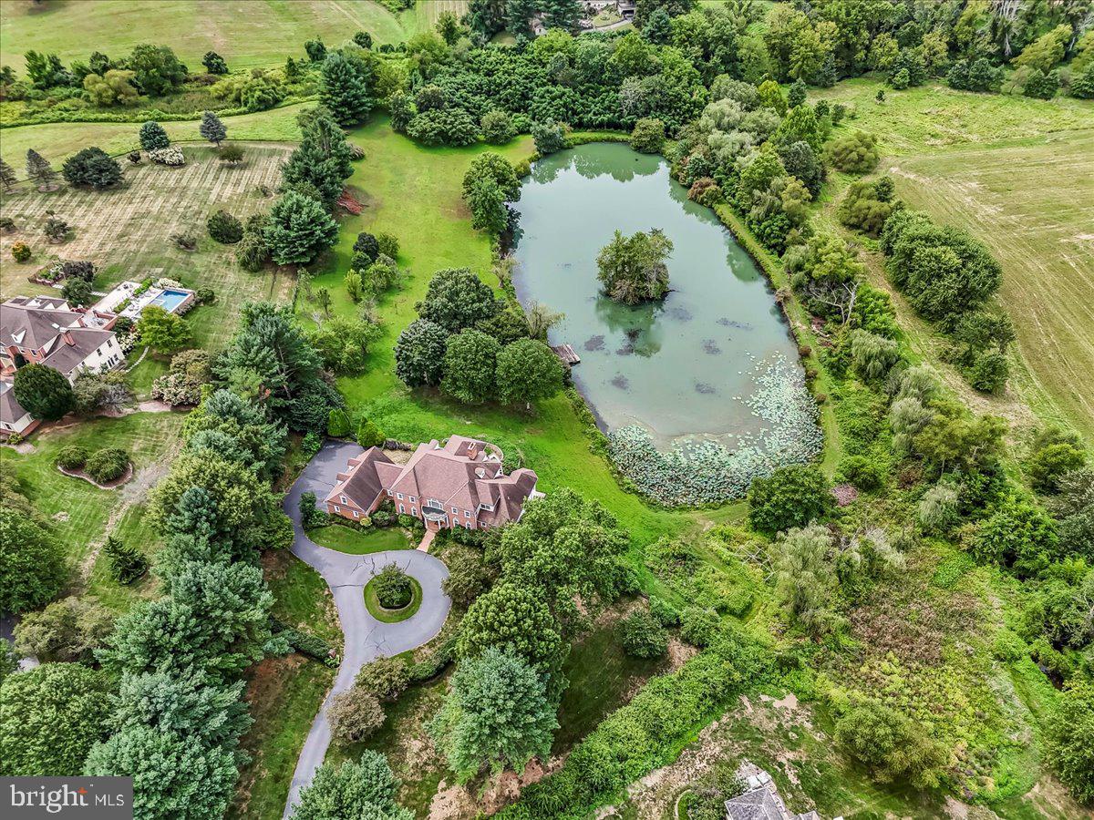1015 LAMBOURNE ROAD