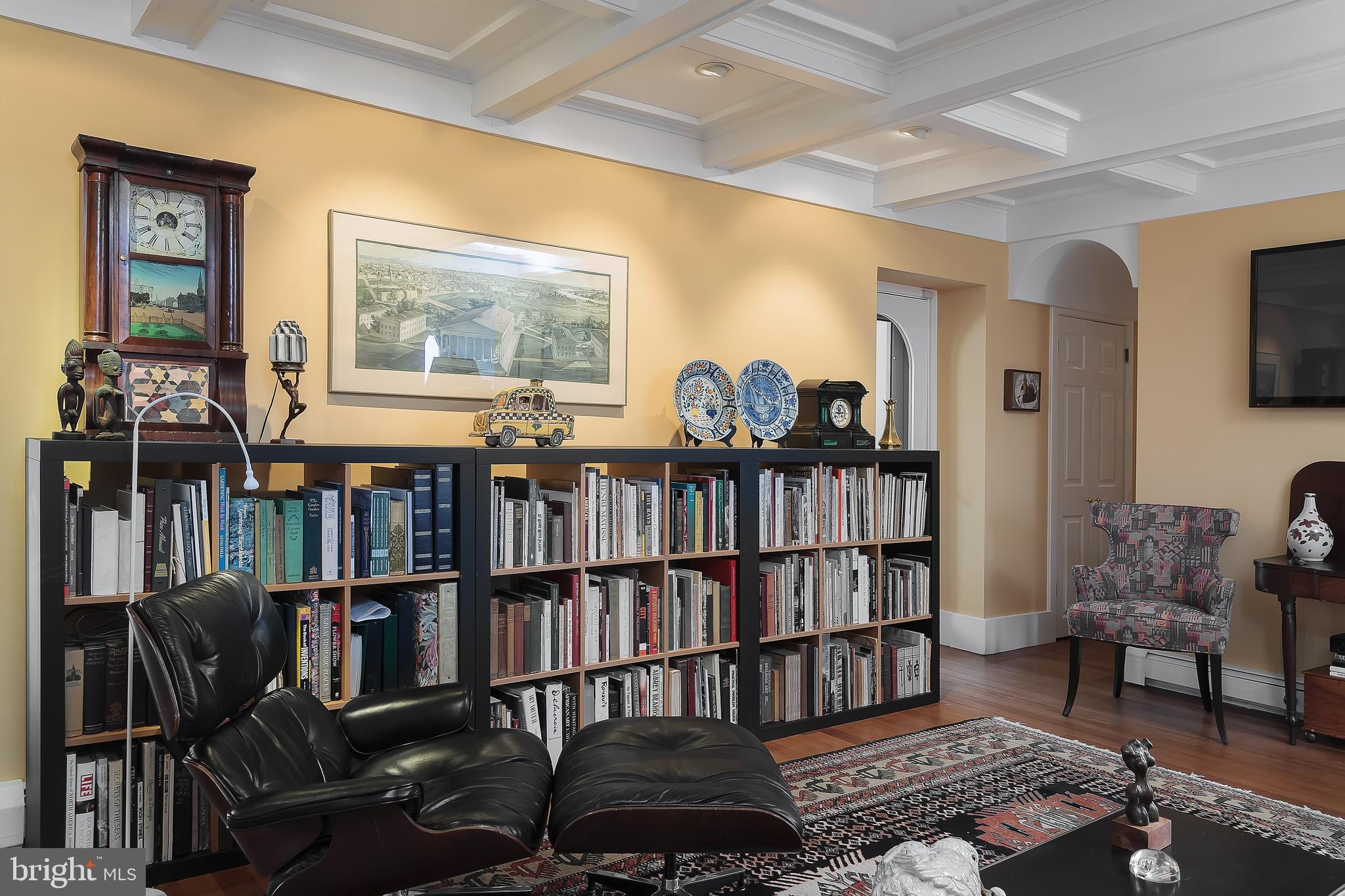 CHESTNUT HILL - Residential