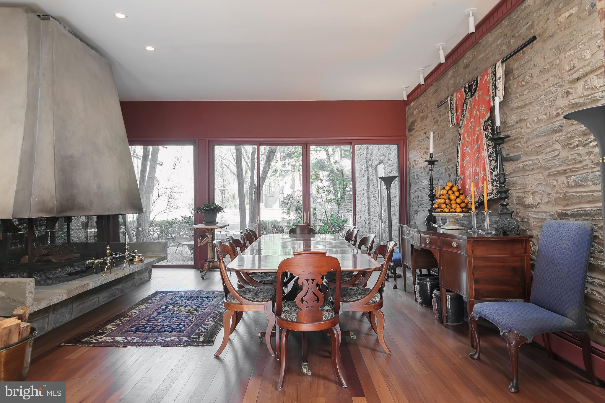 CHESTNUT HILL - Residential