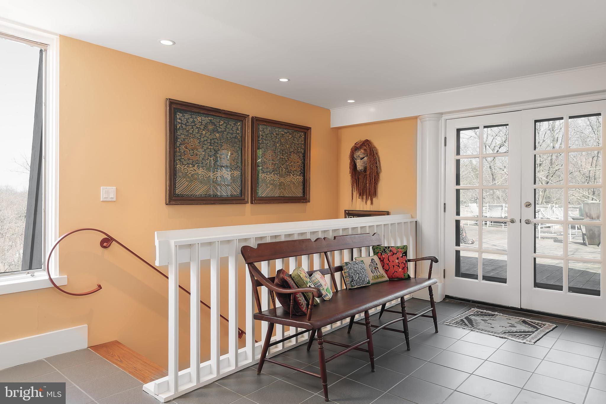 CHESTNUT HILL - Residential