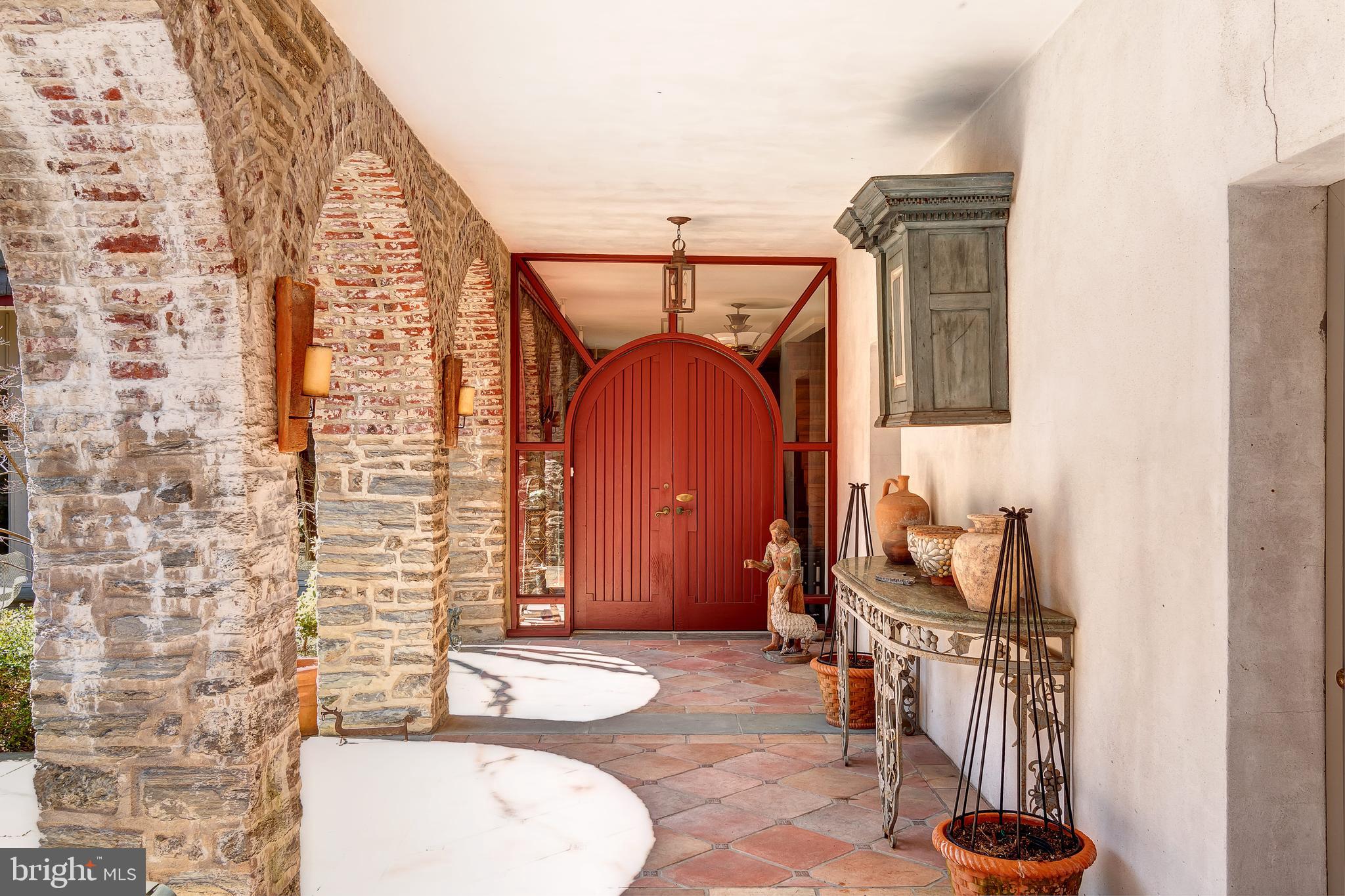 CHESTNUT HILL - Residential