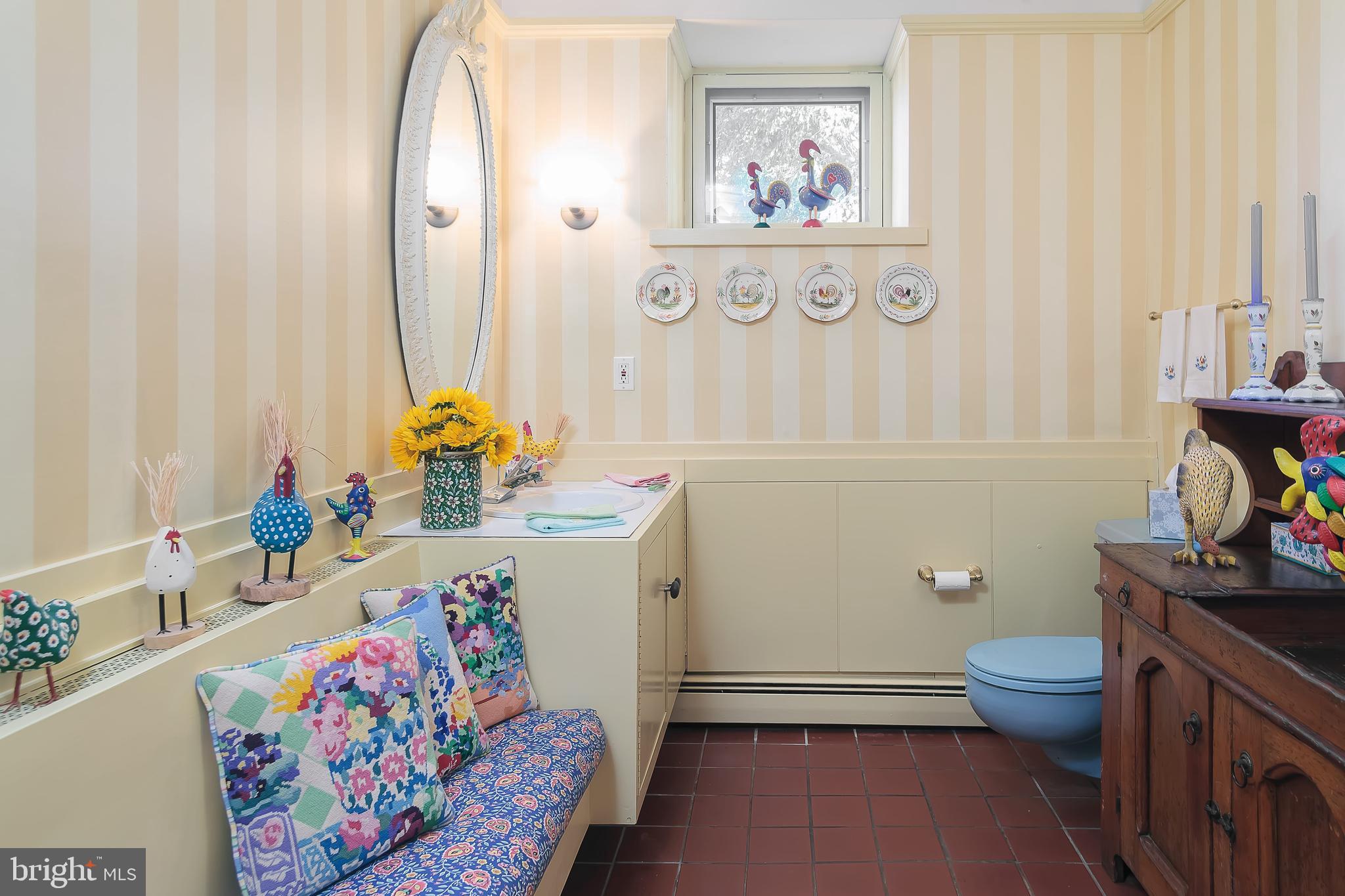 CHESTNUT HILL - Residential