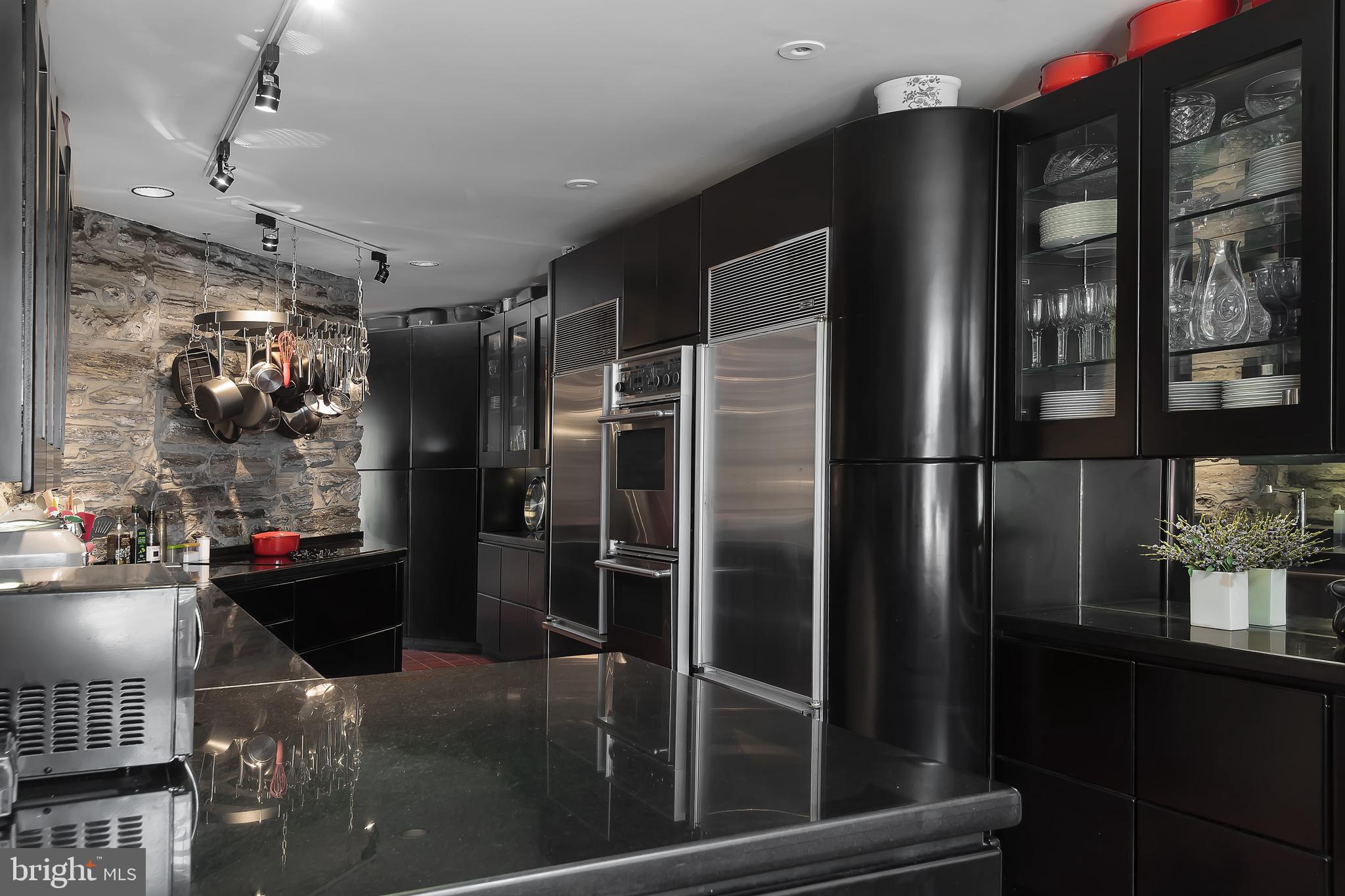 CHESTNUT HILL - Residential