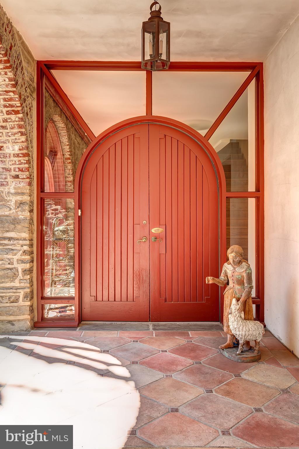 CHESTNUT HILL - Residential