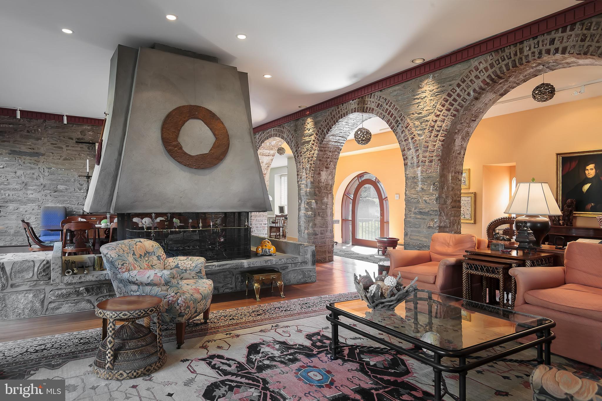 CHESTNUT HILL - Residential