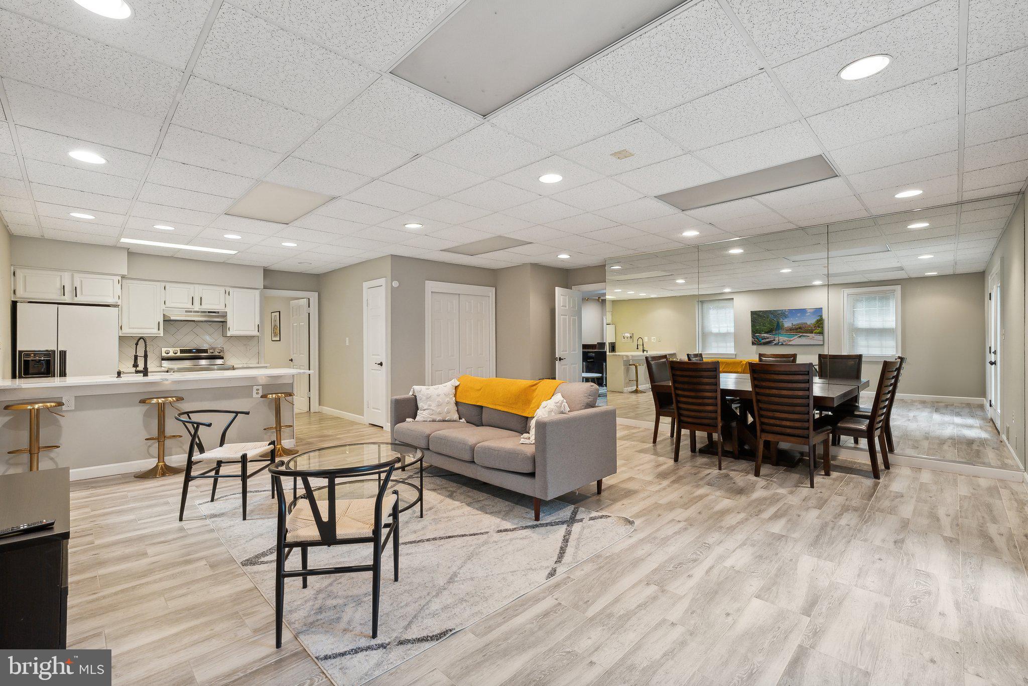 POTOMAC OUTSIDE - Residential