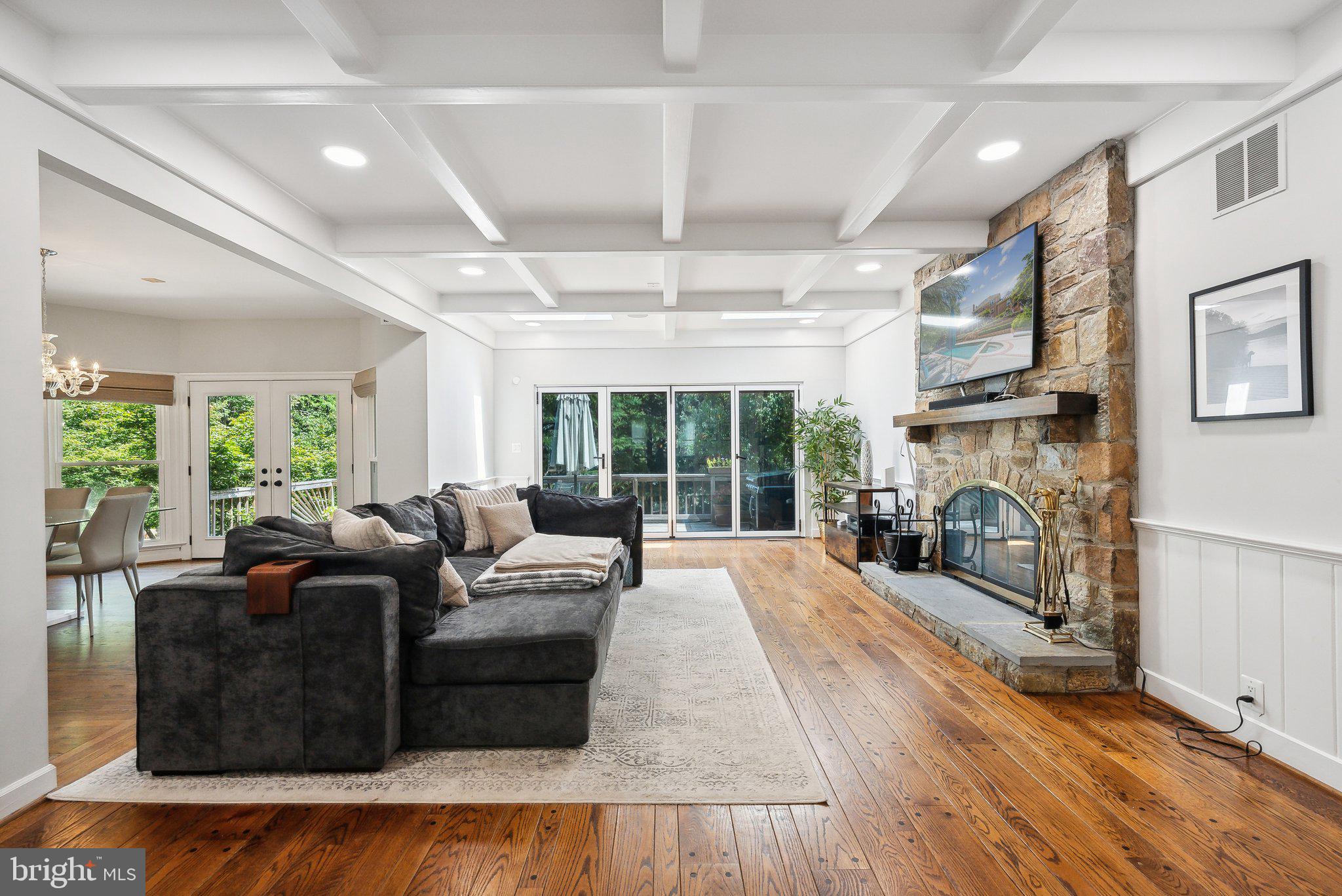 POTOMAC OUTSIDE - Residential