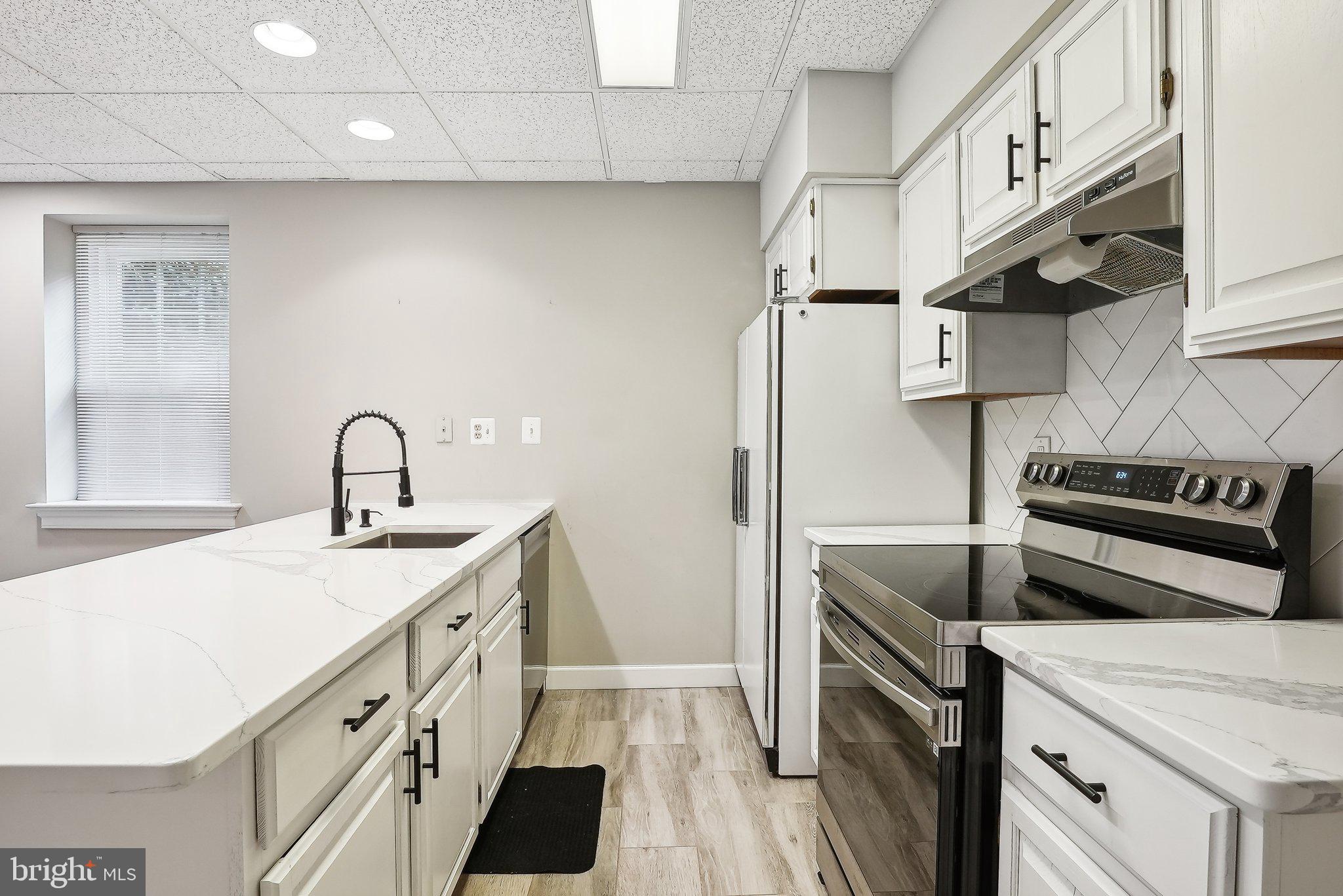 POTOMAC OUTSIDE - Residential