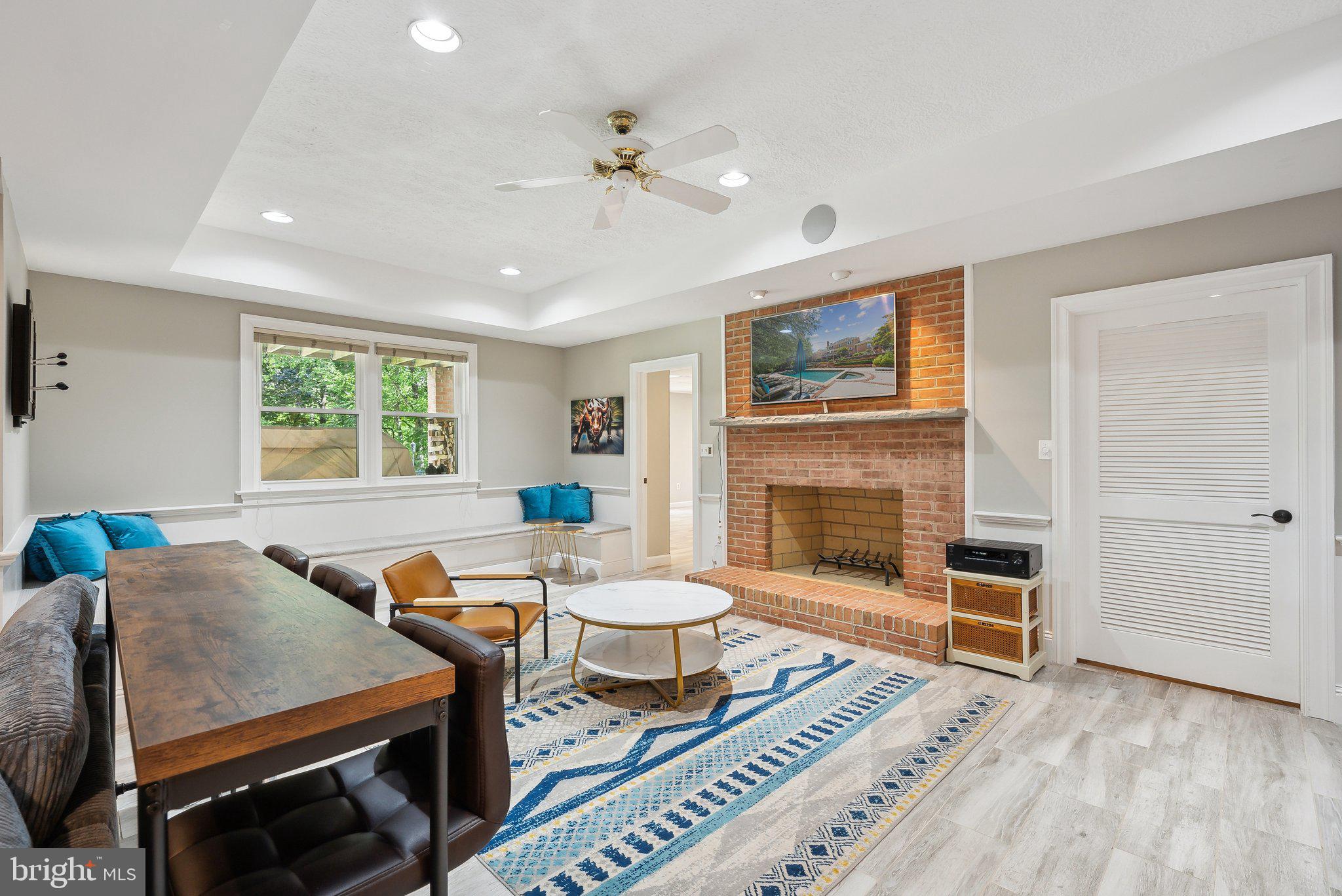 POTOMAC OUTSIDE - Residential