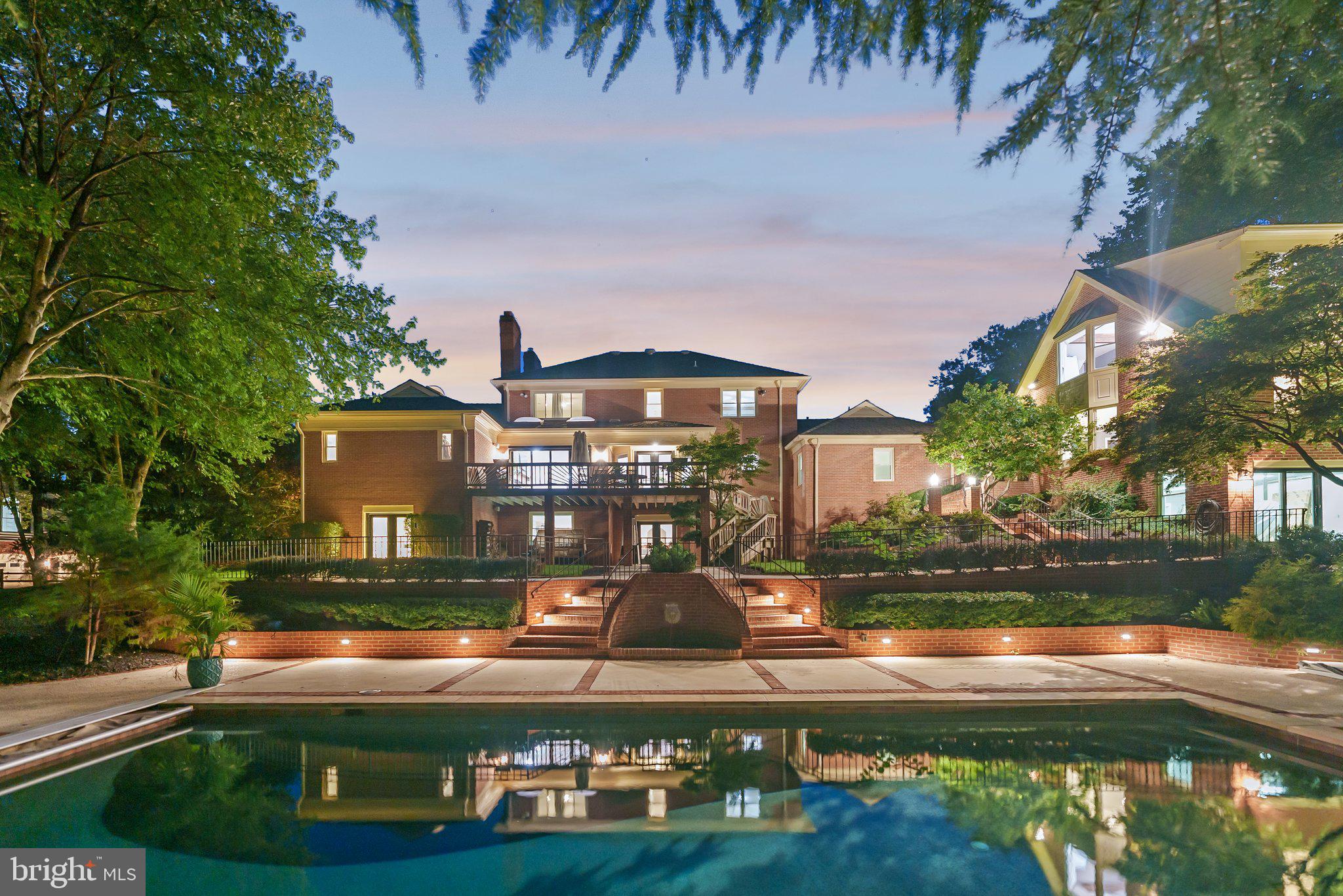 POTOMAC OUTSIDE - Residential