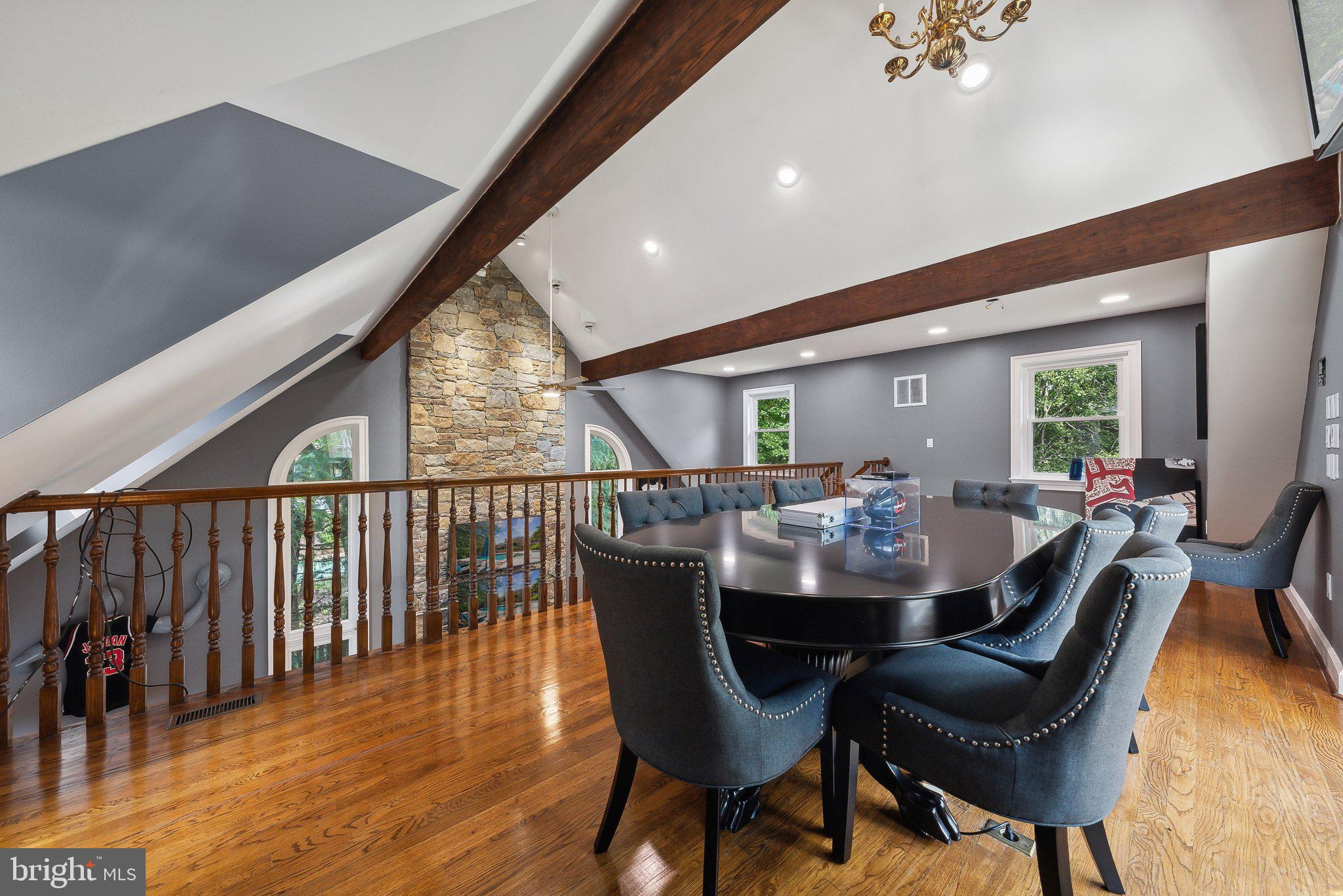 POTOMAC OUTSIDE - Residential