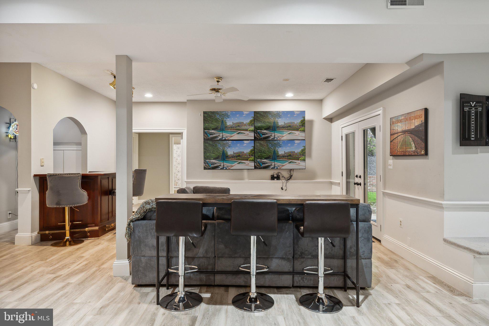 POTOMAC OUTSIDE - Residential