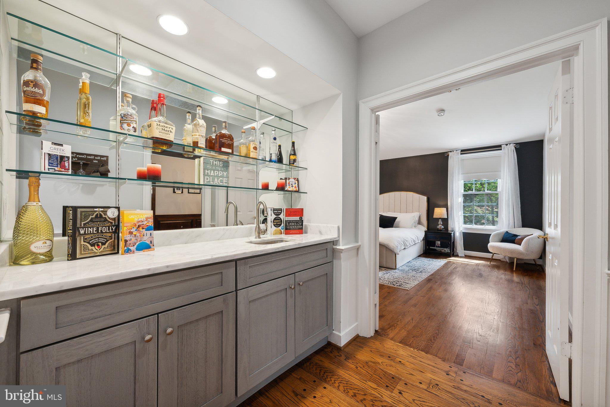 POTOMAC OUTSIDE - Residential