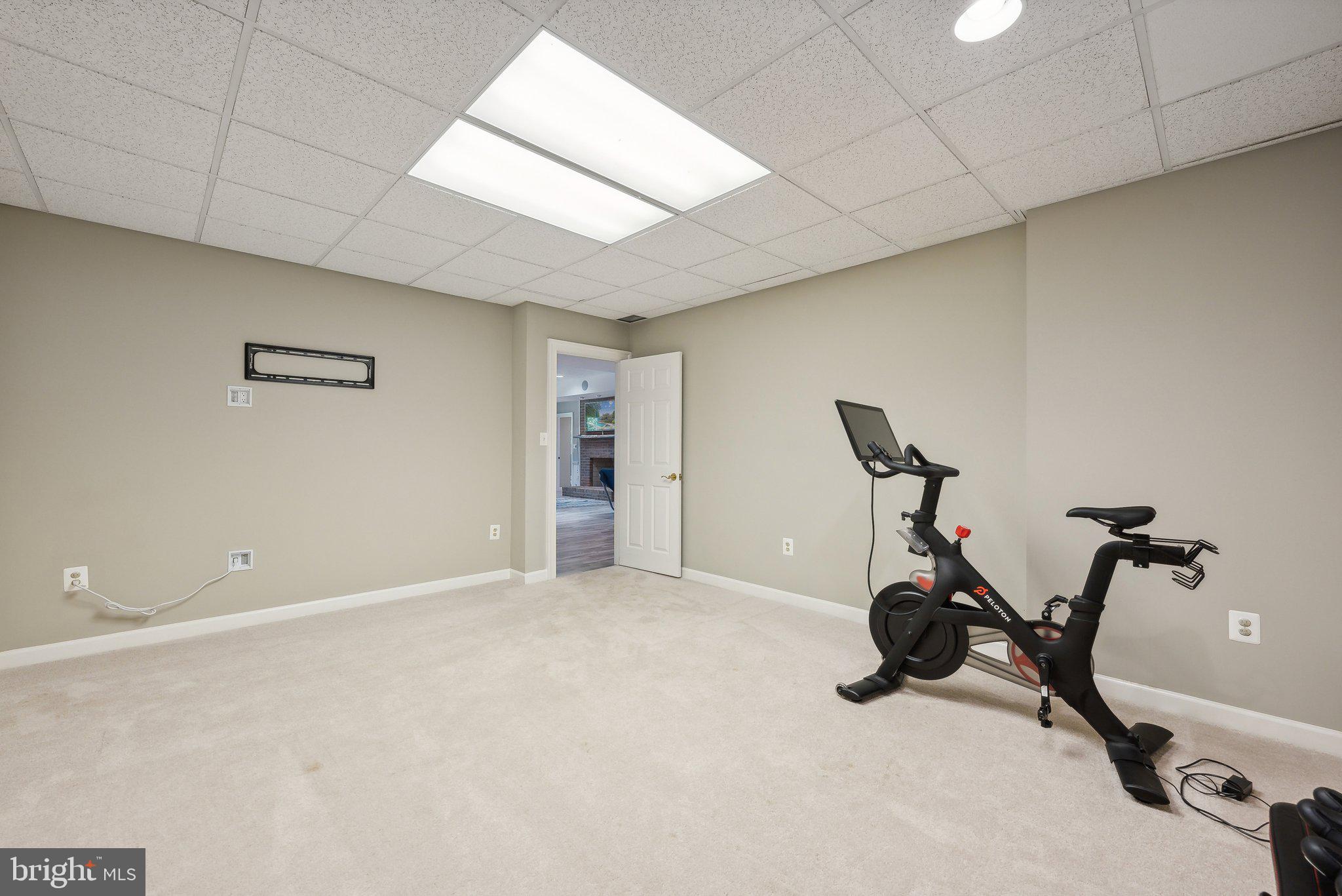 POTOMAC OUTSIDE - Residential