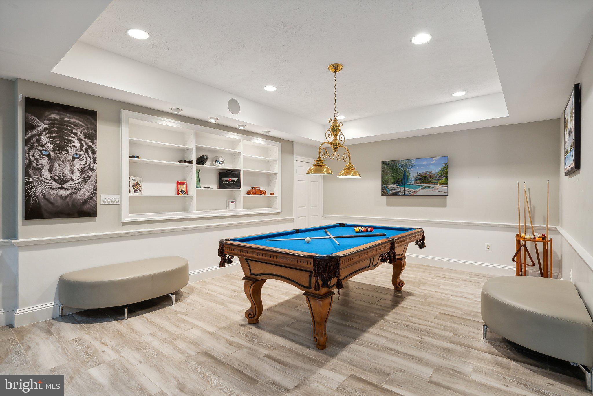 POTOMAC OUTSIDE - Residential