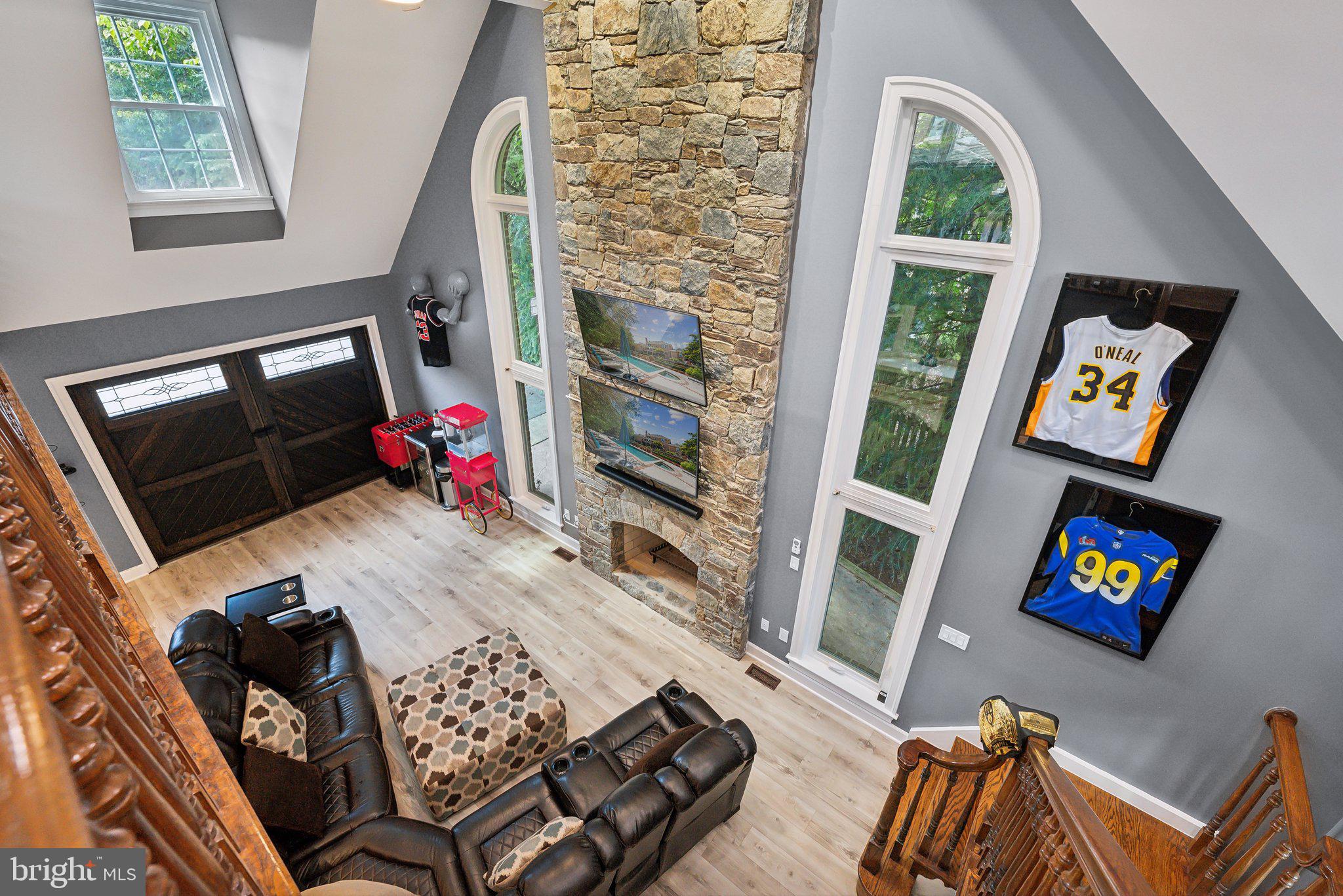 POTOMAC OUTSIDE - Residential