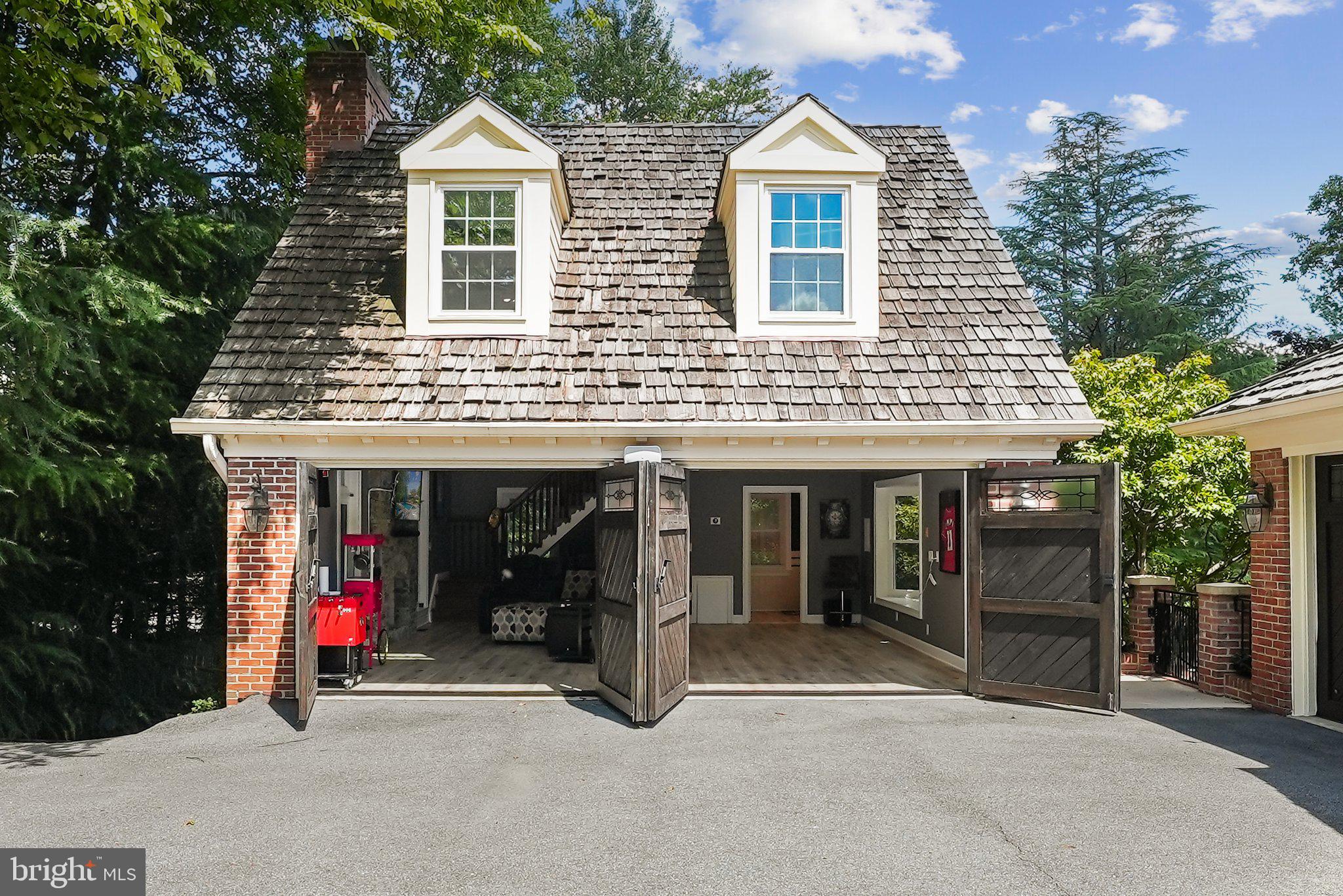 POTOMAC OUTSIDE - Residential