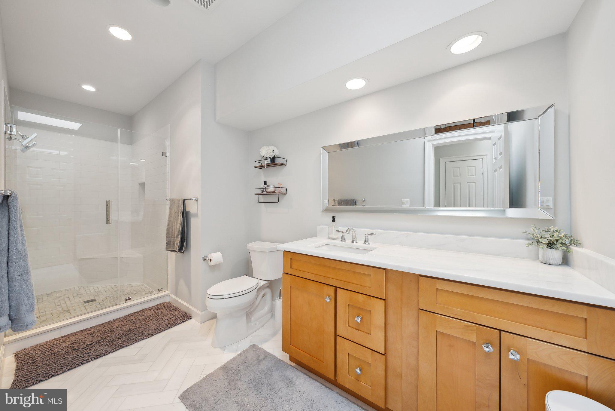 POTOMAC OUTSIDE - Residential