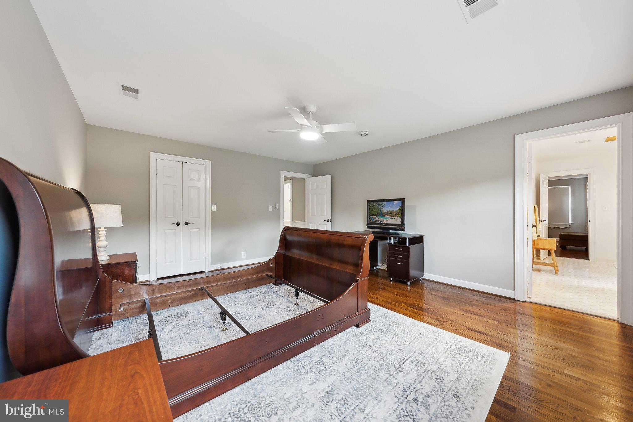 POTOMAC OUTSIDE - Residential