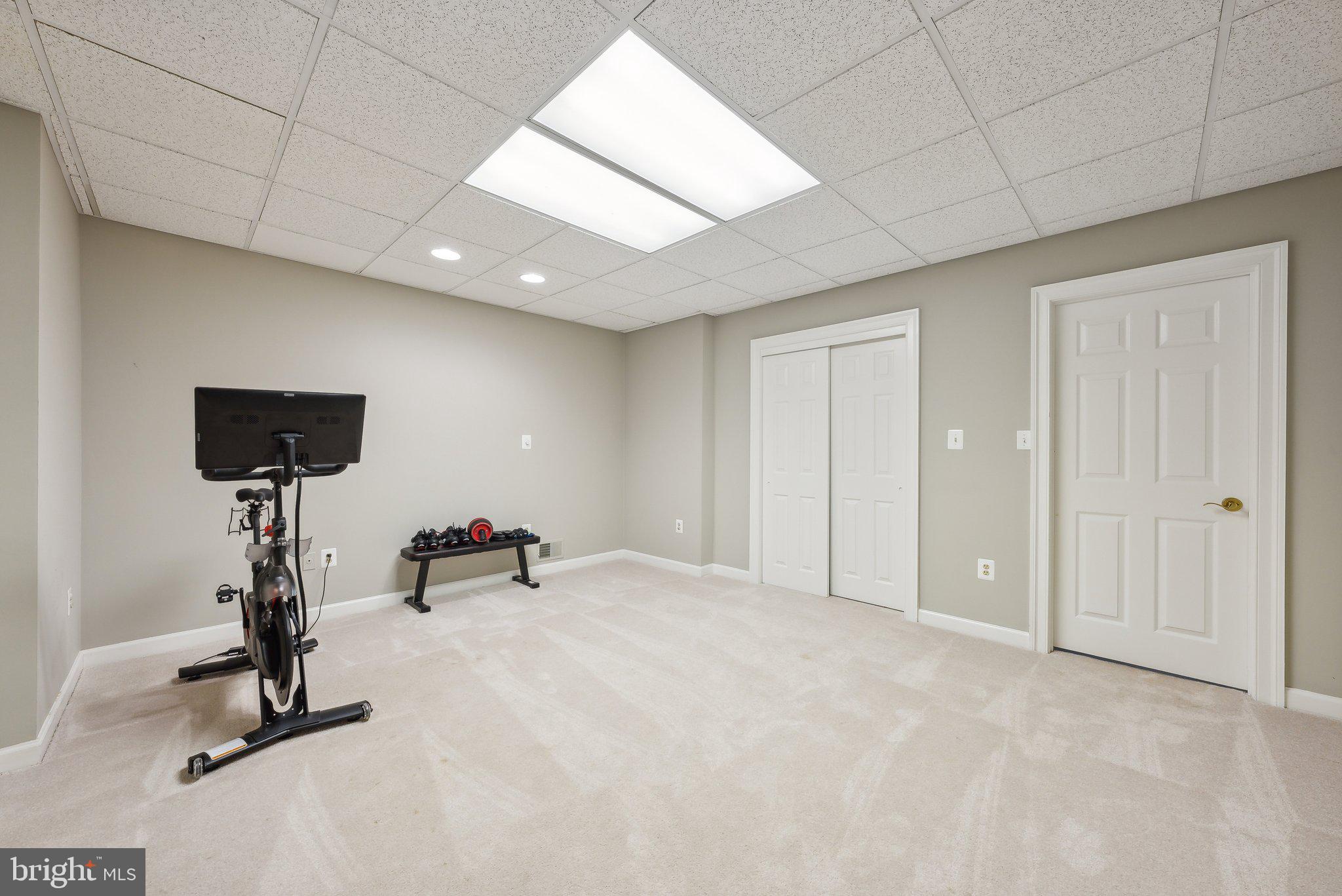 POTOMAC OUTSIDE - Residential