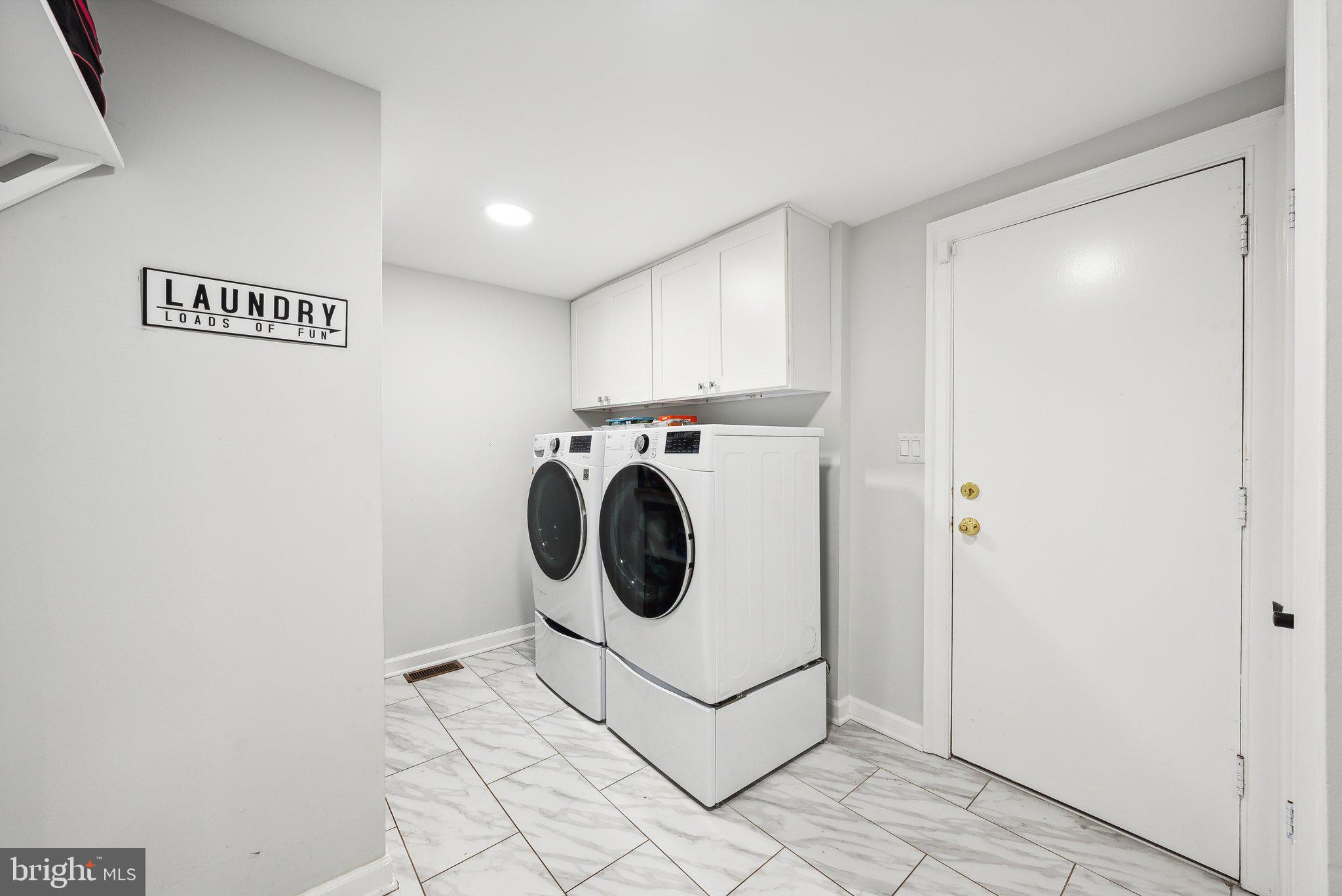 POTOMAC OUTSIDE - Residential