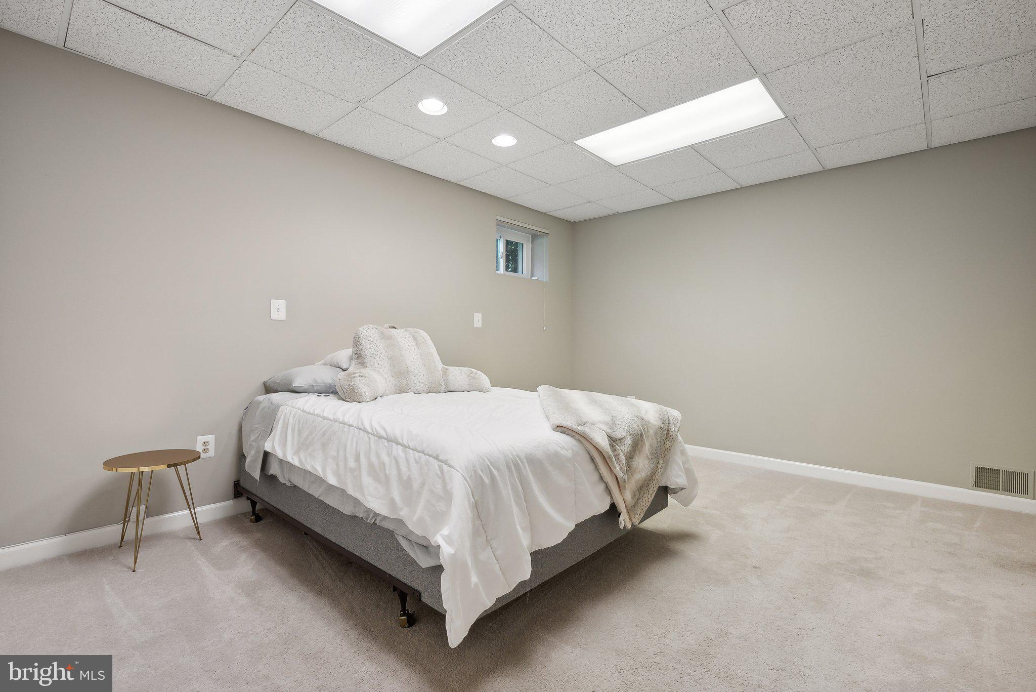 POTOMAC OUTSIDE - Residential