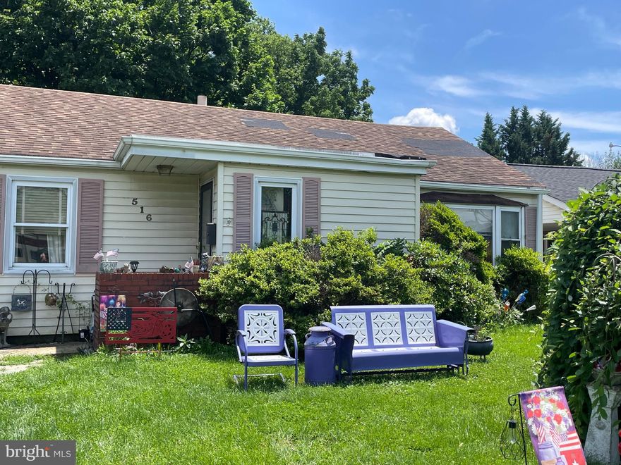 expansive rancher on a nice .217 acre city lot; 3 beds 2 baths, large kitchen opens to a family room. This is an estate sold "as-is" and in need of rehab. Perfect for an investor. NEWER HVAC and WH.