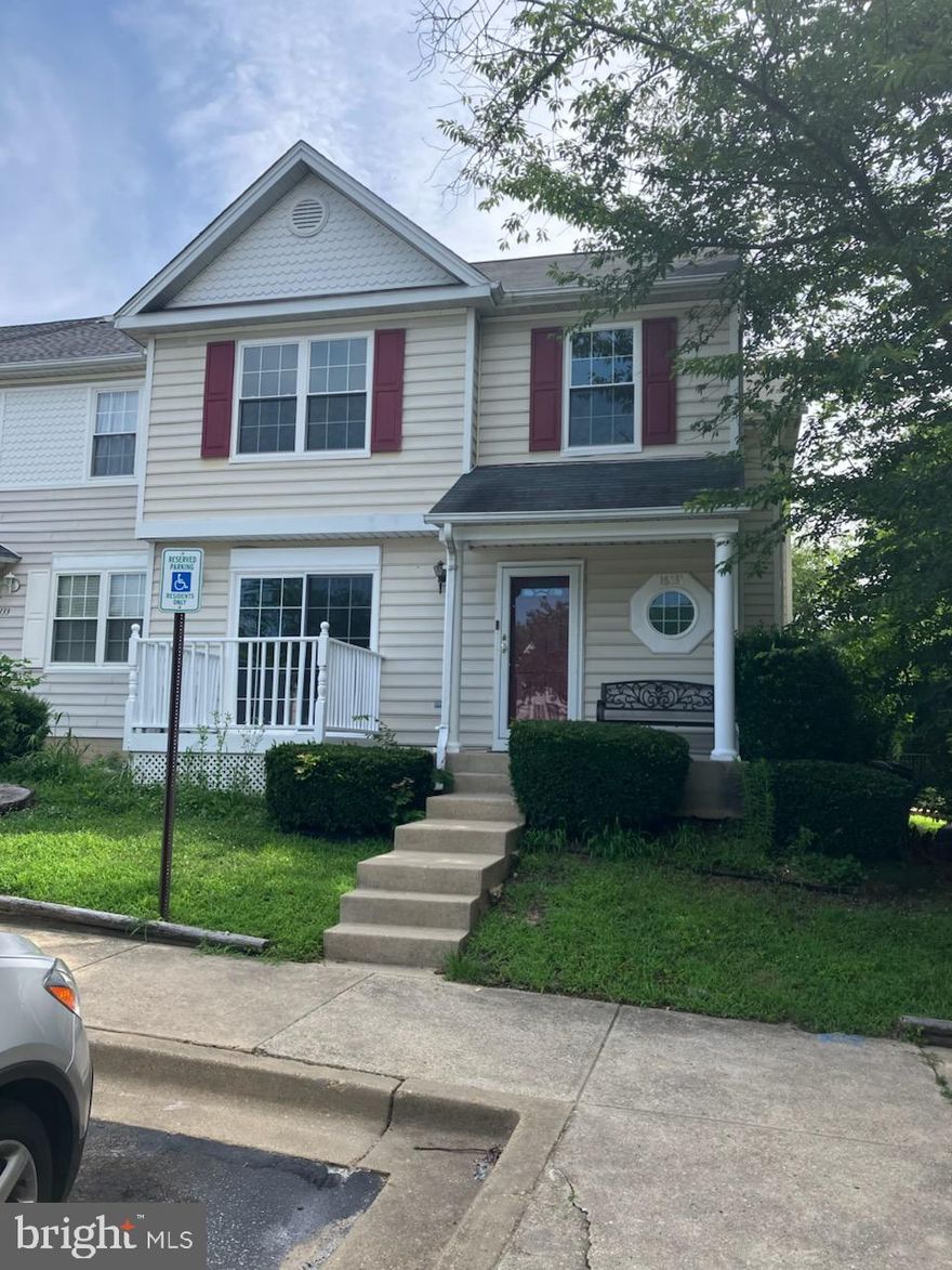 Fully available now, shows well, lower level has a office work from home, eat in kitchen, separate dining room