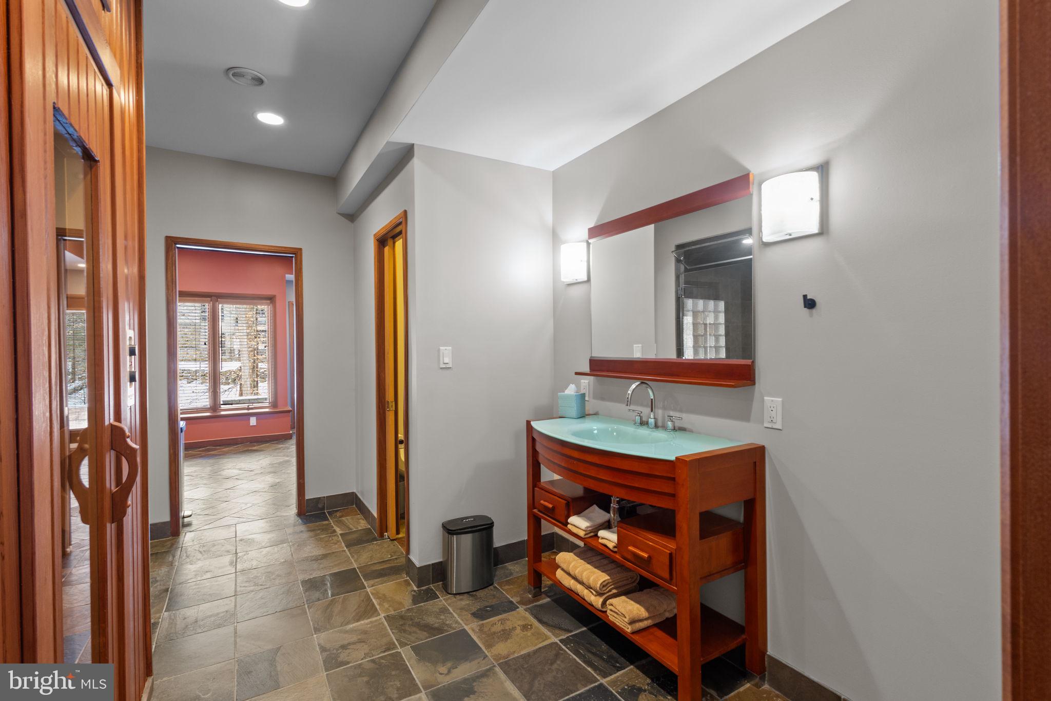 RIVERSCAPE - Residential