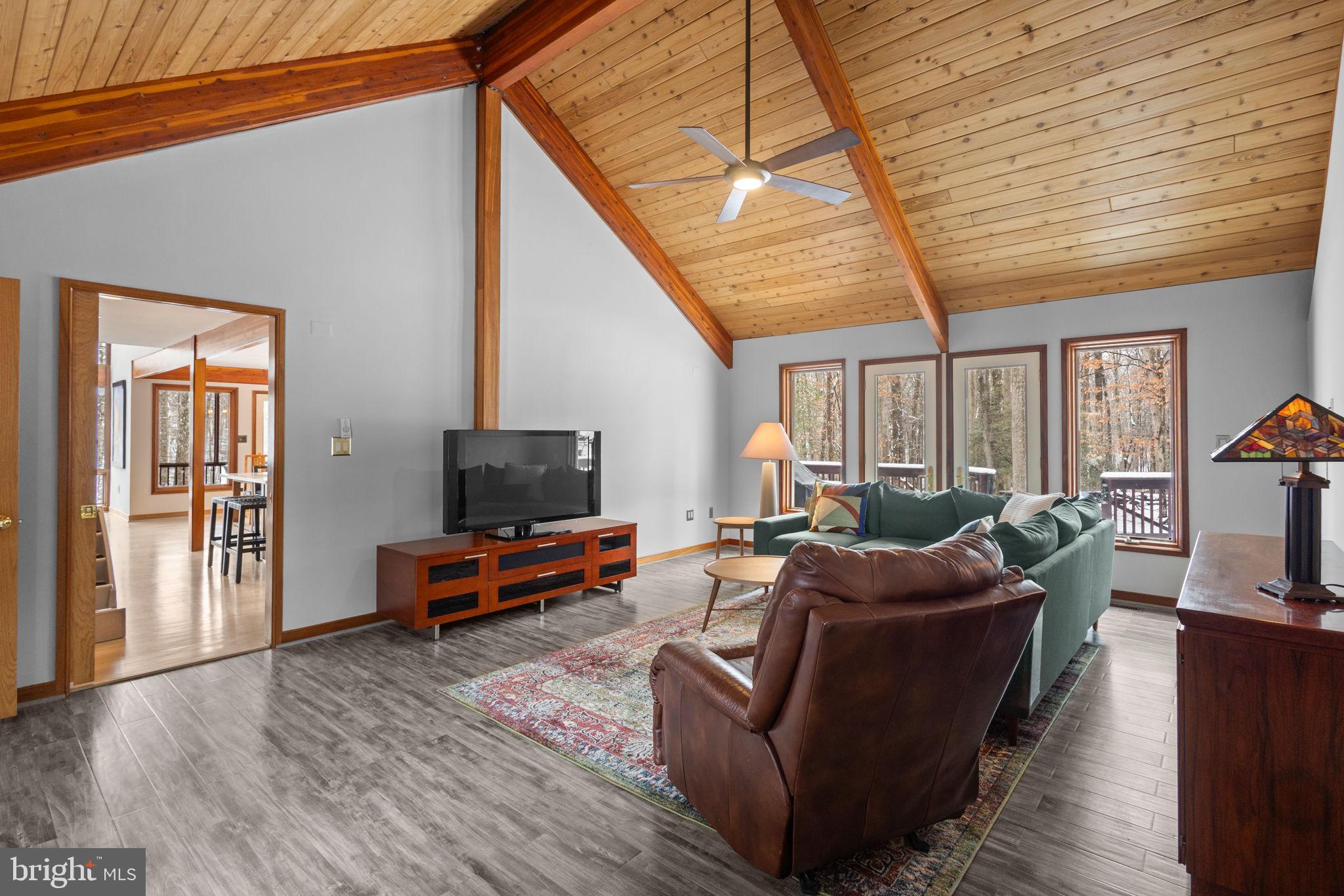 RIVERSCAPE - Residential