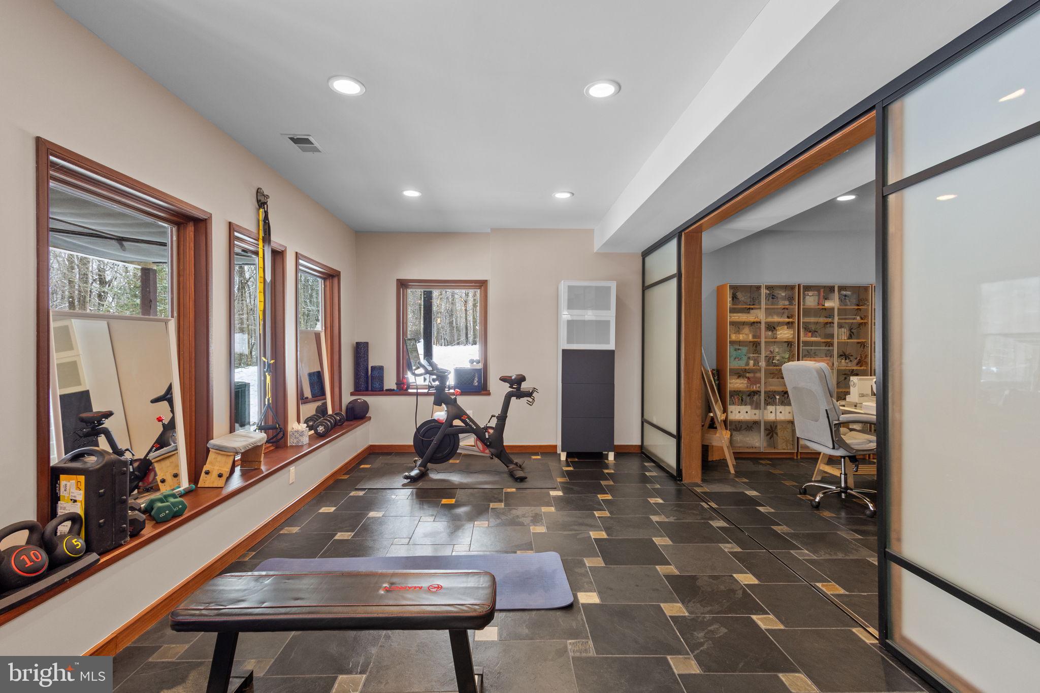 RIVERSCAPE - Residential