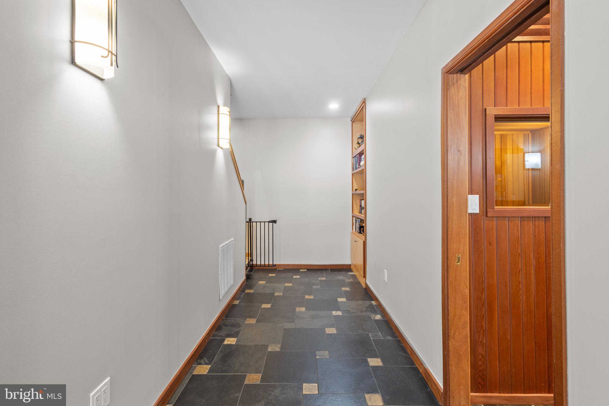 RIVERSCAPE - Residential