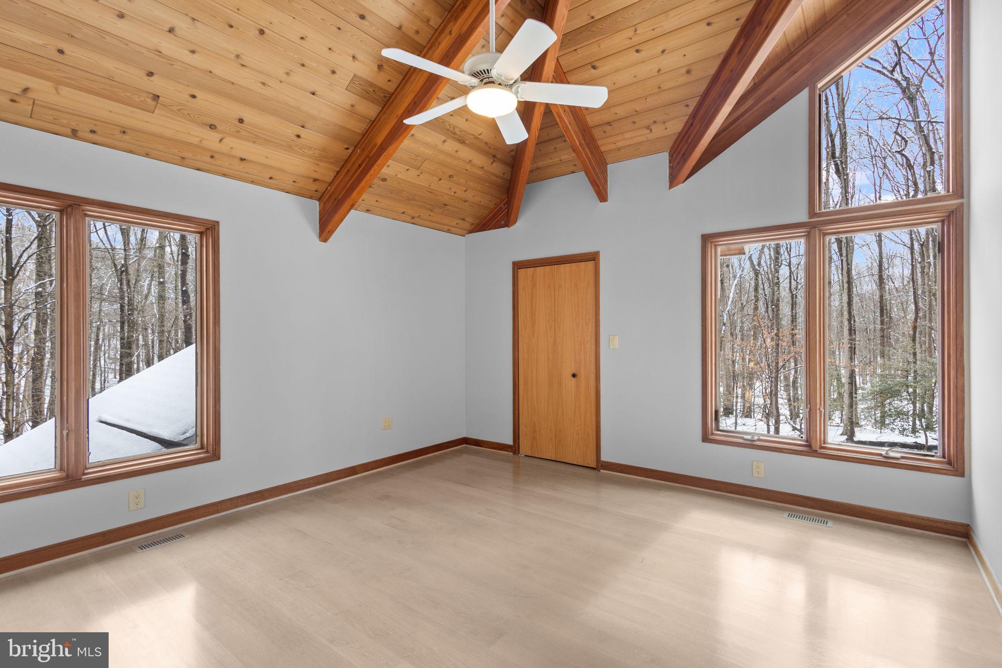 RIVERSCAPE - Residential