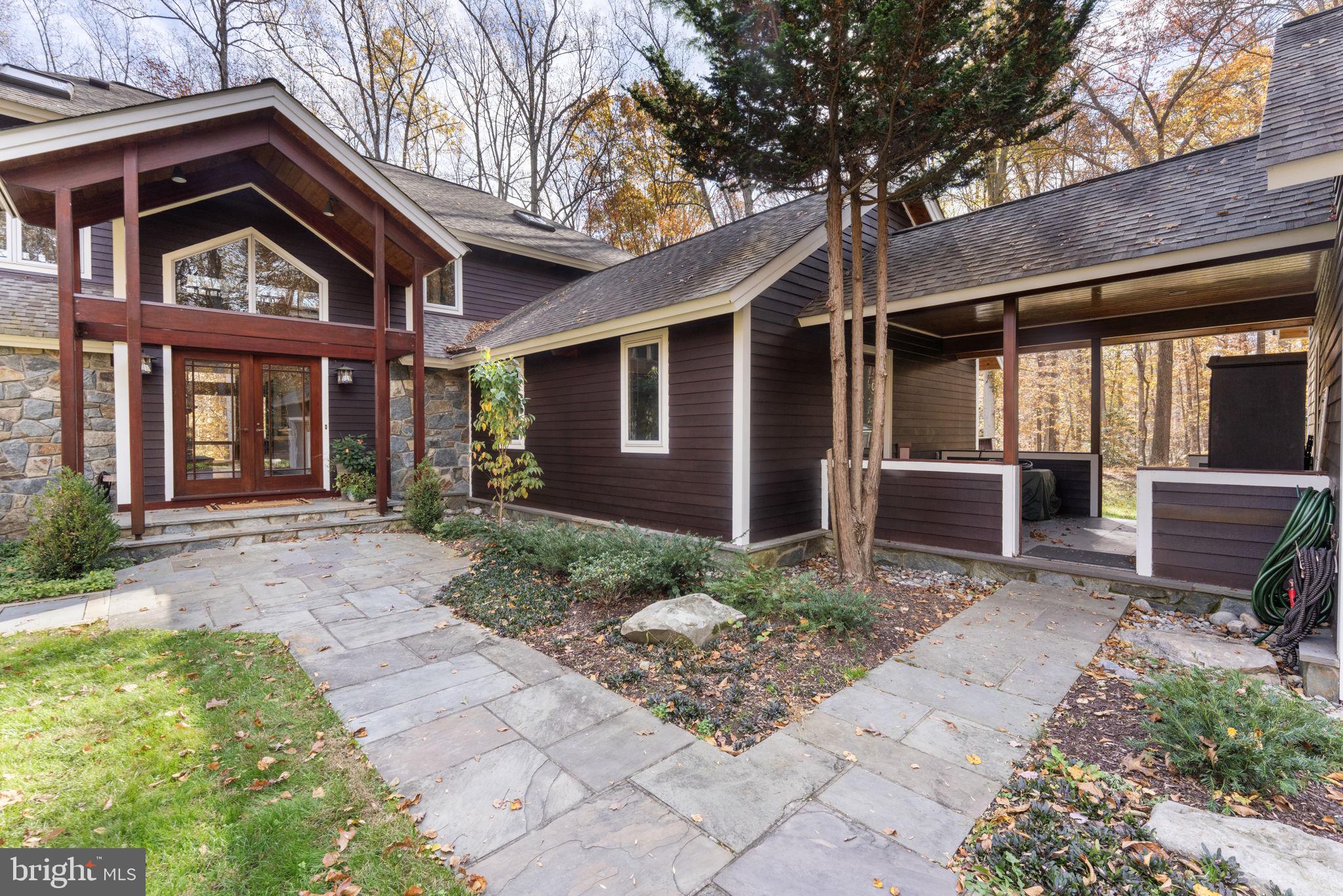 RIVERSCAPE - Residential