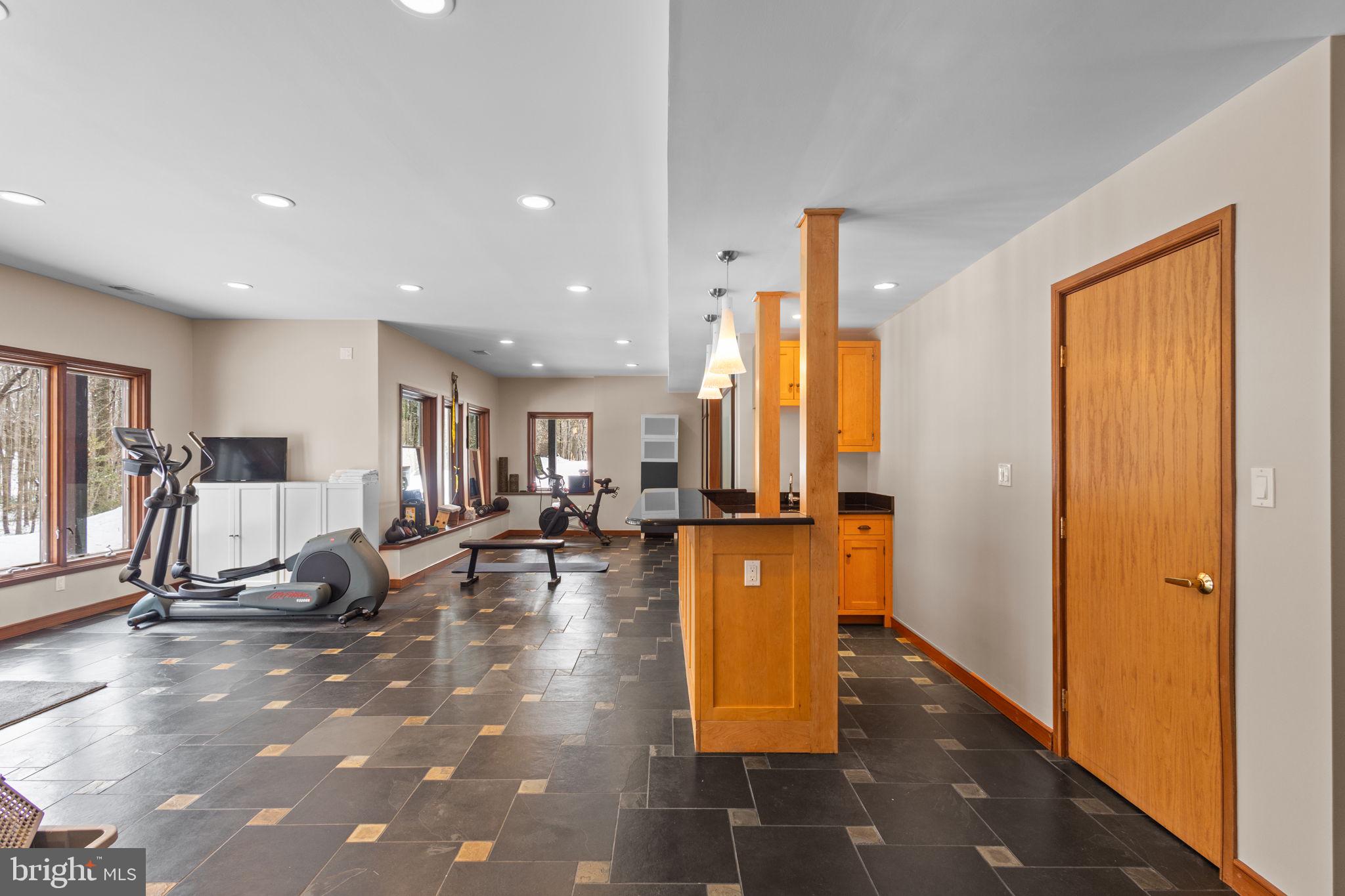 RIVERSCAPE - Residential