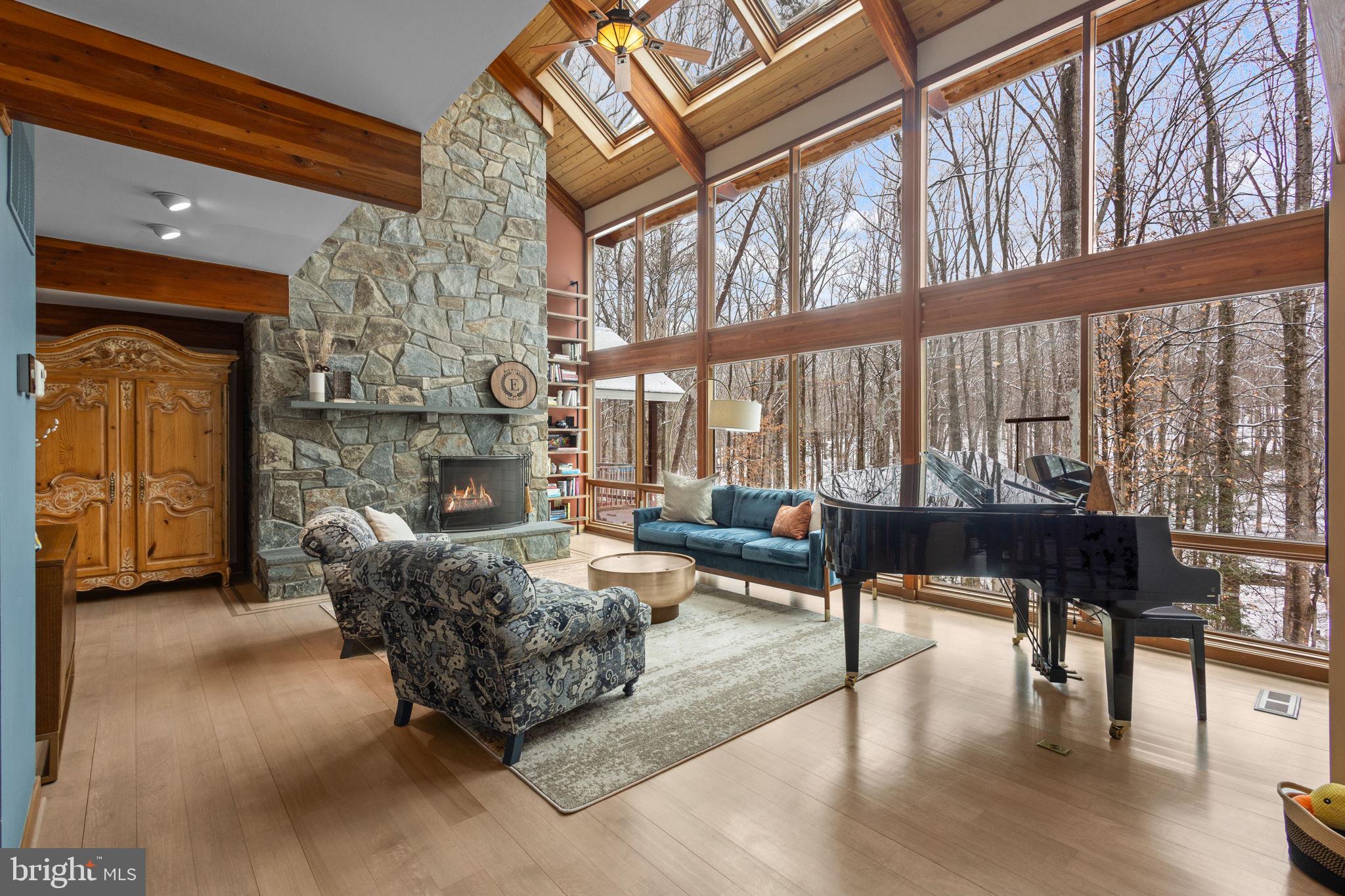 RIVERSCAPE - Residential